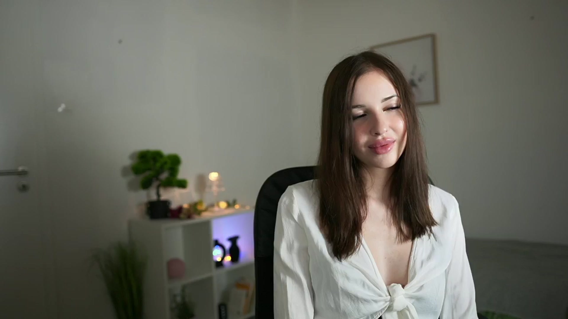 Gallery image thumbnail from Roxy_Russh_'s myfreecams stream on, 05/24/2024, 14:56 image 5 of 20