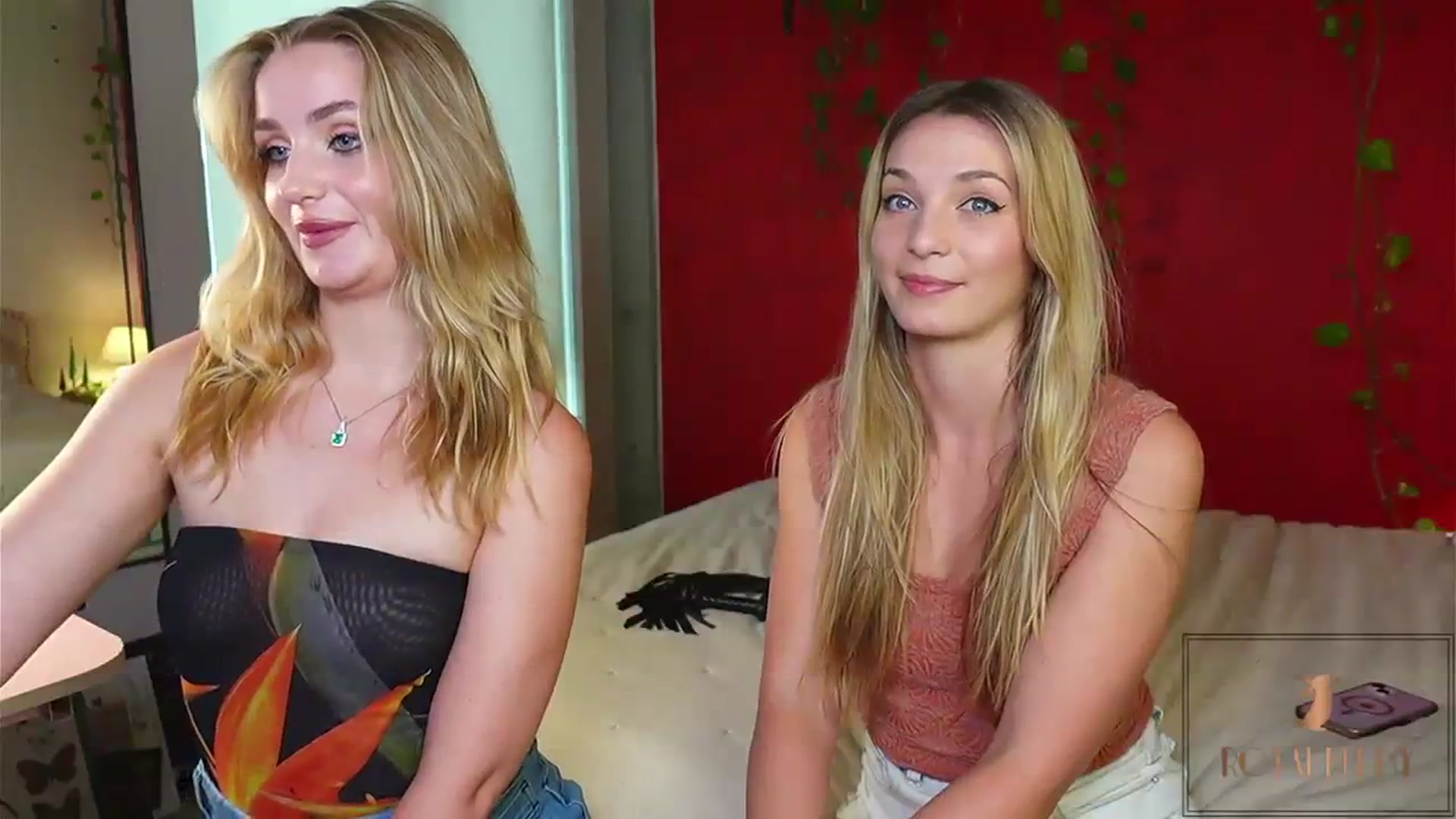 Gallery image thumbnail from RoyalBunny's myfreecams stream on, 08/21/2023, 24:15 image 18 of 20