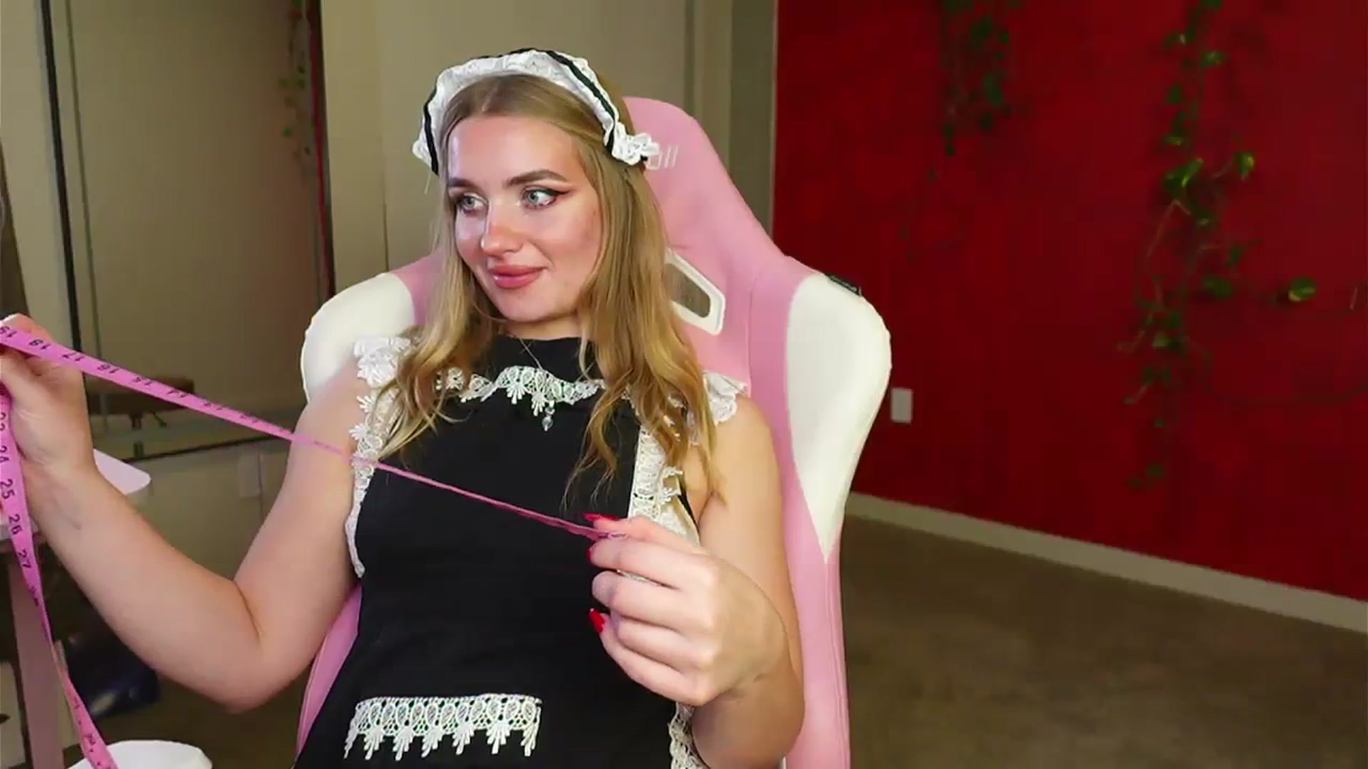 Gallery image thumbnail from RoyalBunny's myfreecams stream on, 10/11/2023, 09:12 image 6 of 20