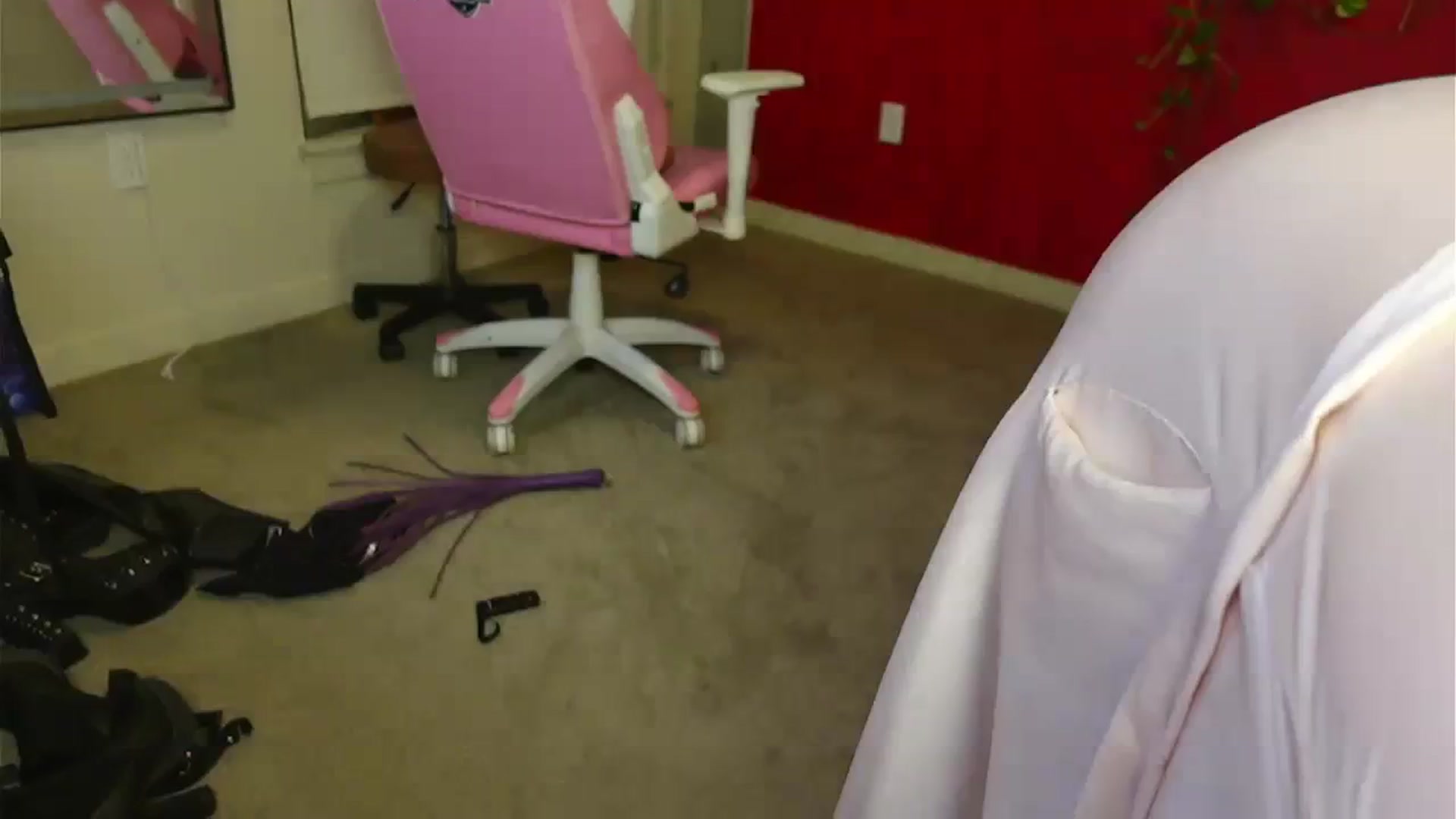Gallery image thumbnail from RoyalBunny's myfreecams stream on, 10/11/2023, 12:46 image 4 of 20