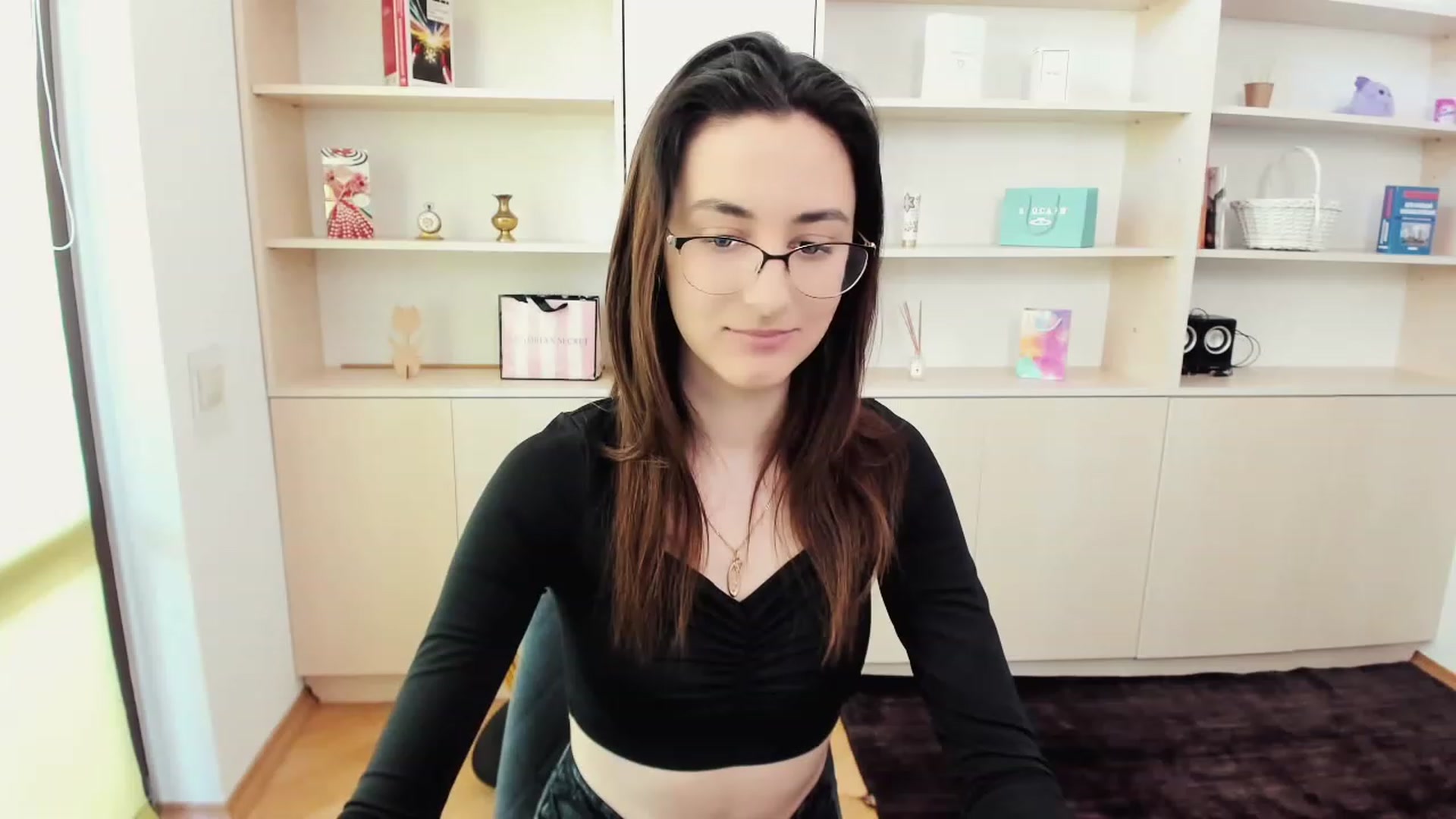 Gallery image thumbnail from RoyalKitten's myfreecams stream on, 05/01/2023, 10:03 image 12 of 20