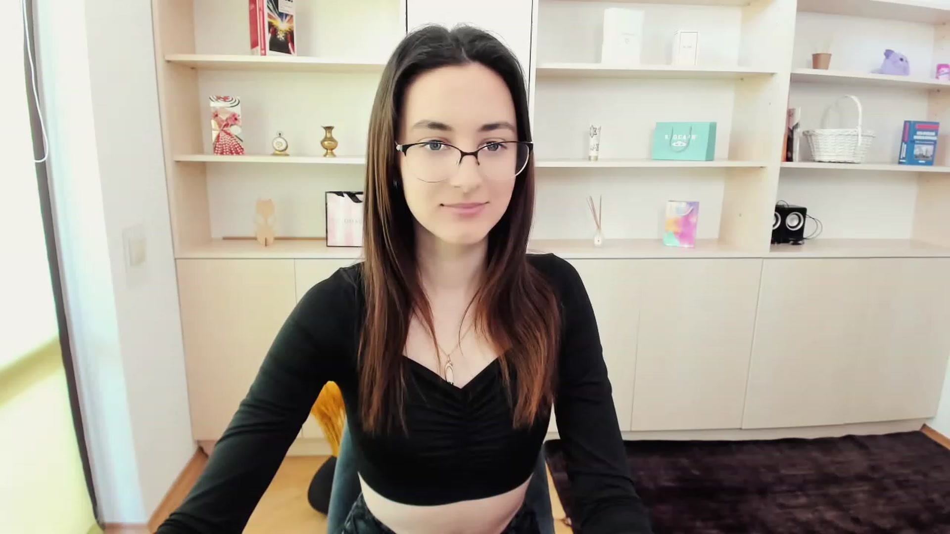 Gallery image thumbnail from RoyalKitten's myfreecams stream on, 05/01/2023, 10:03 image 4 of 20