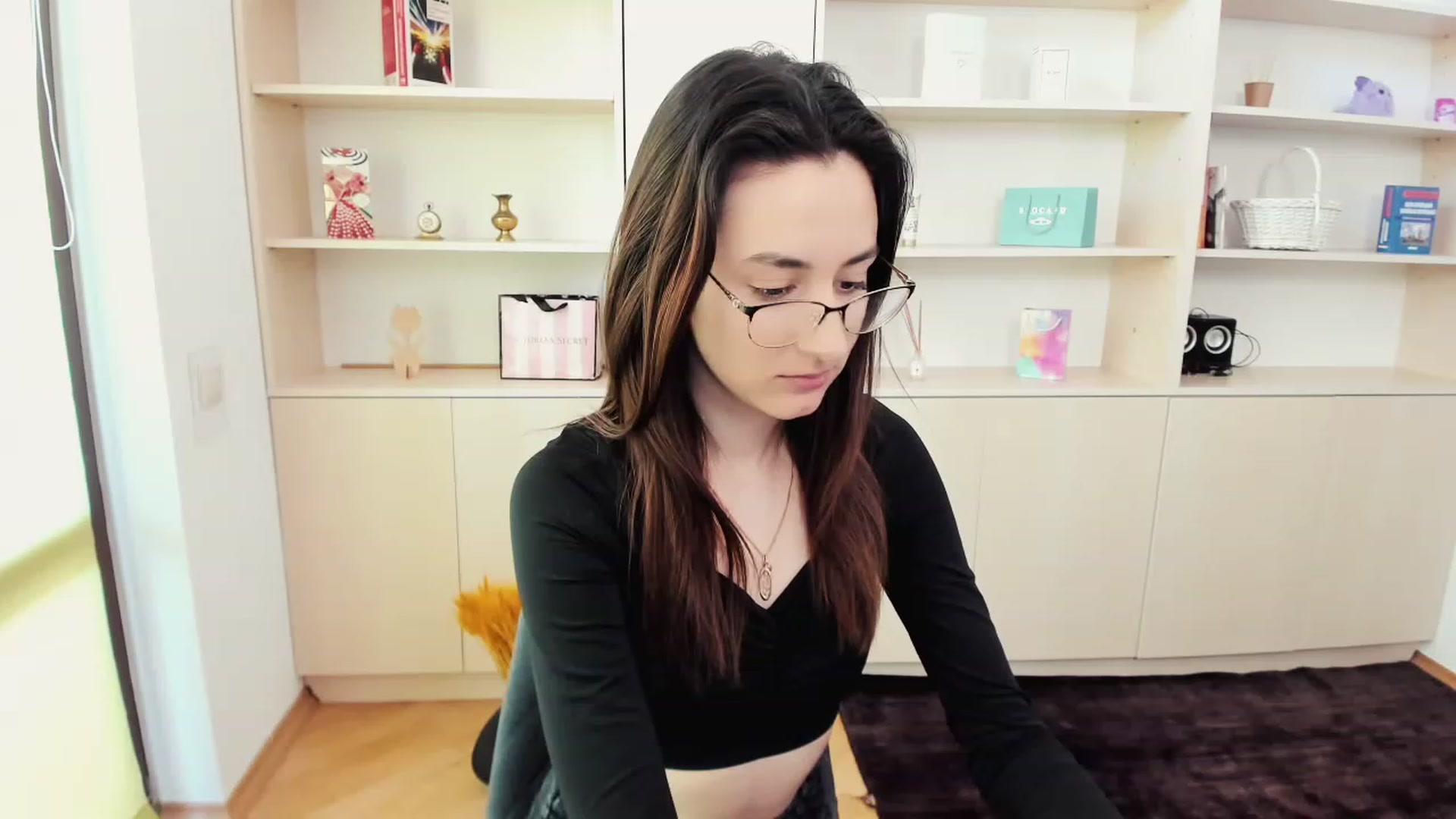 Gallery image thumbnail from RoyalKitten's myfreecams stream on, 05/01/2023, 10:03 image 19 of 20