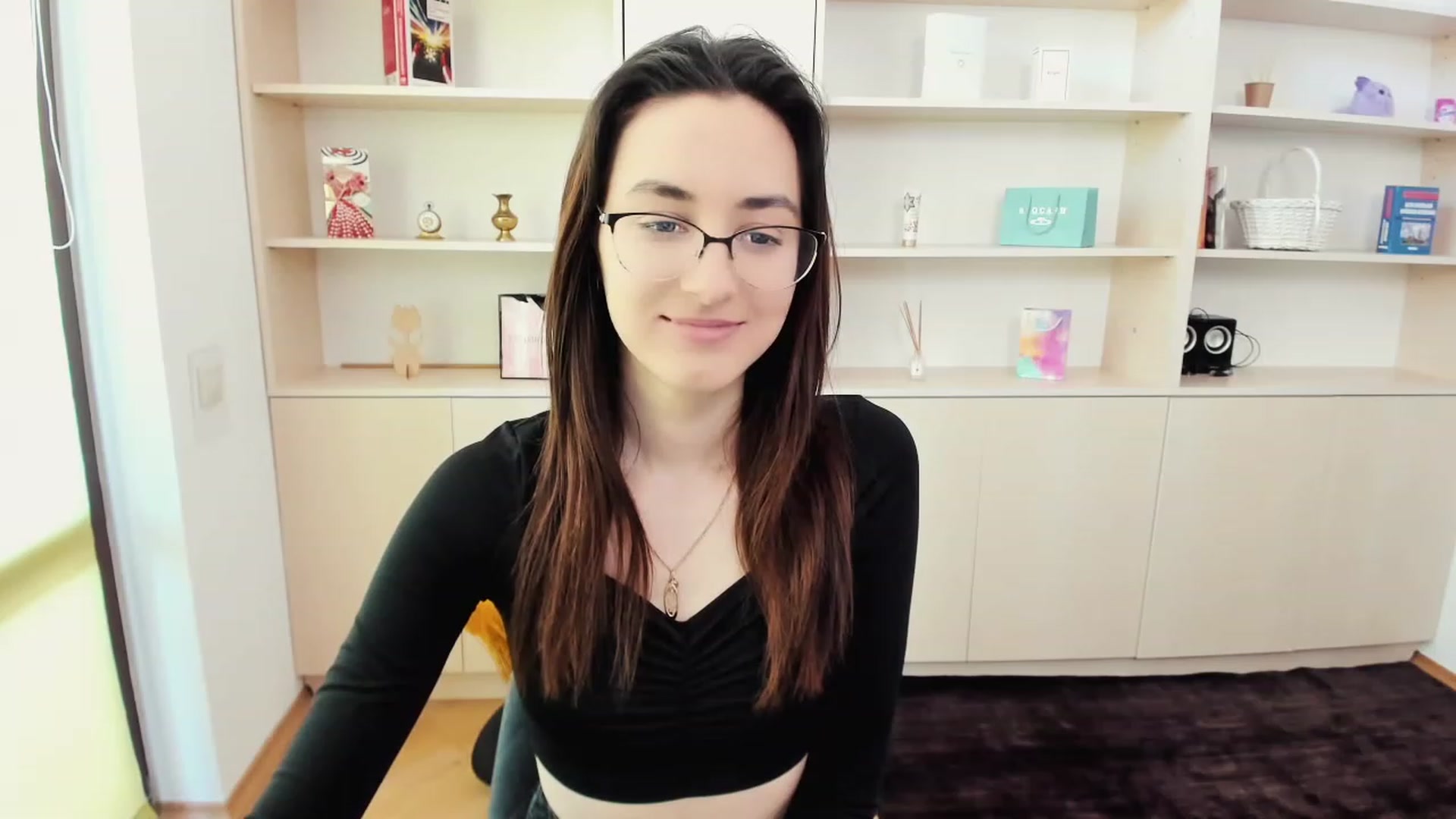 Gallery image thumbnail from RoyalKitten's myfreecams stream on, 05/01/2023, 10:03 image 18 of 20