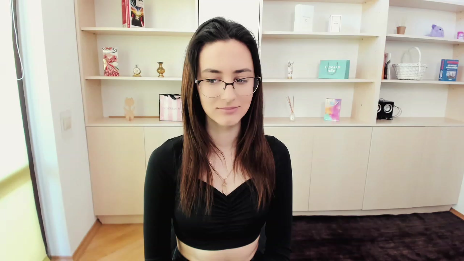 Gallery image thumbnail from RoyalKitten's myfreecams stream on, 05/01/2023, 10:03 image 14 of 20
