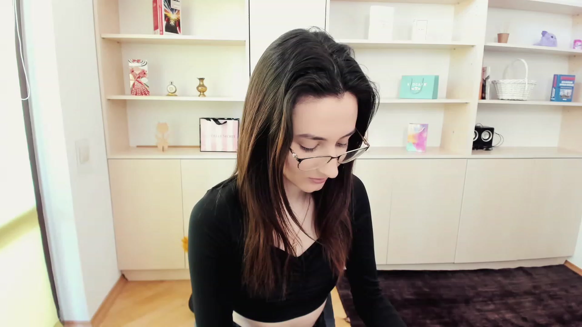 Gallery image thumbnail from RoyalKitten's myfreecams stream on, 05/01/2023, 10:03 image 20 of 20