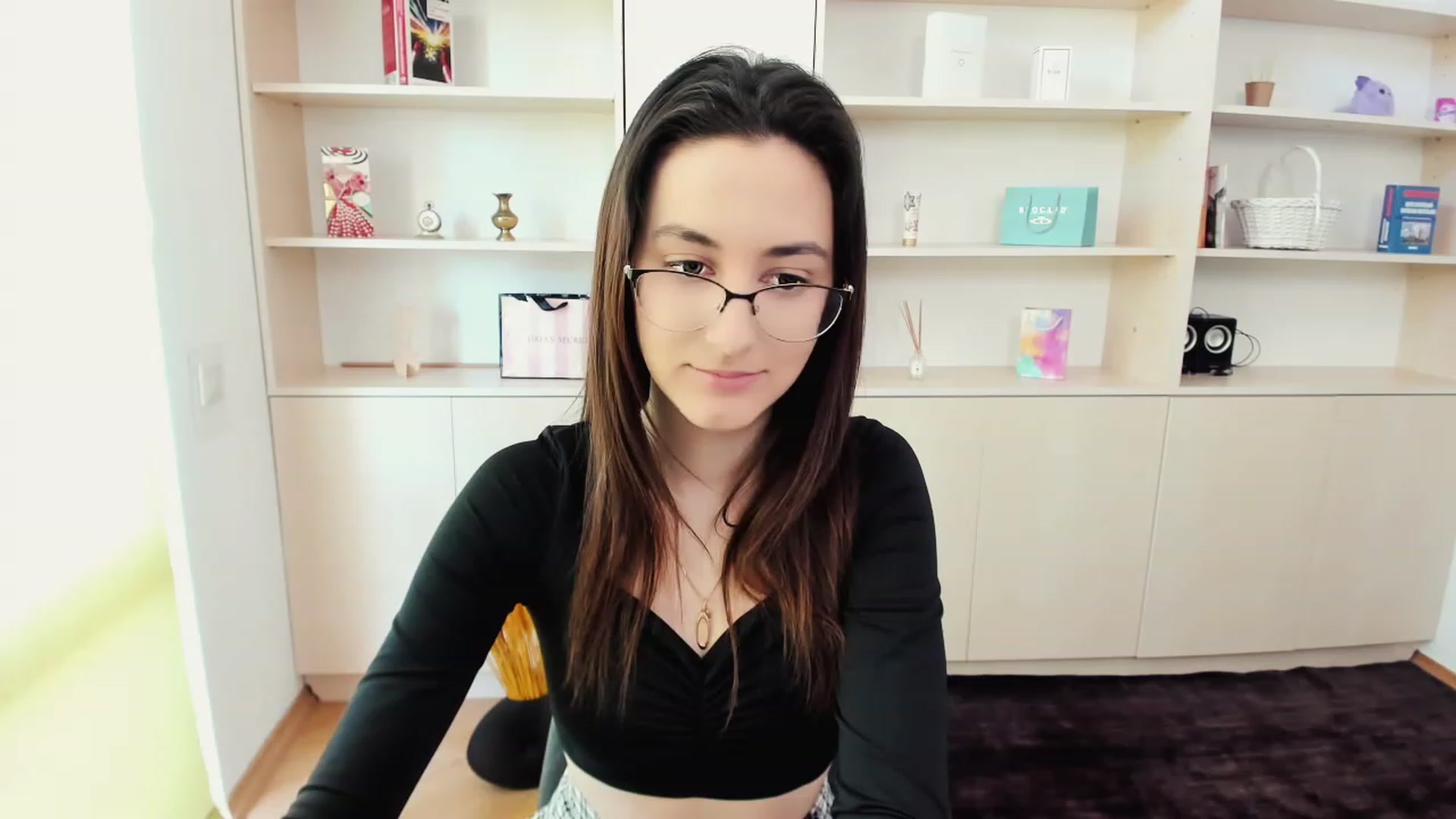Gallery image thumbnail from RoyalKitten's myfreecams stream on, 05/01/2023, 12:01 image 7 of 20