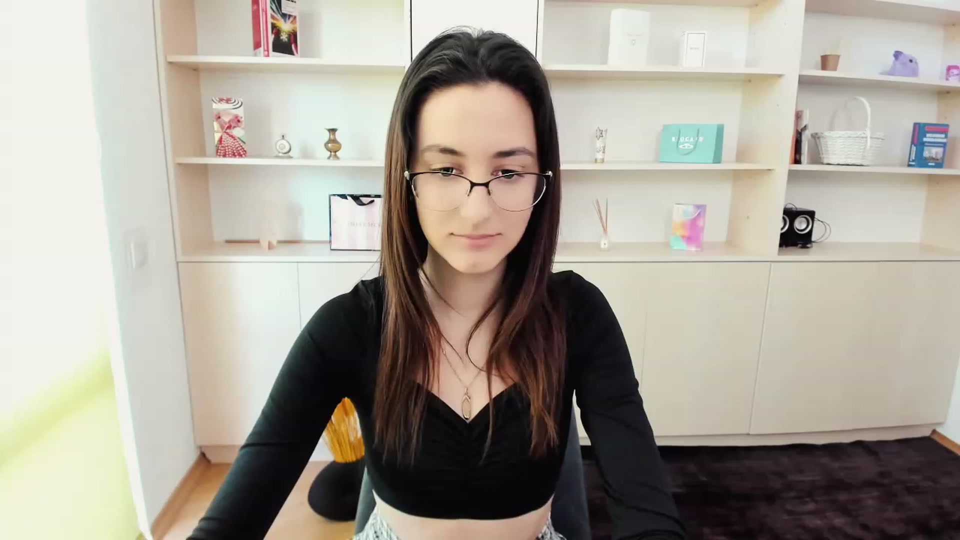 Gallery image thumbnail from RoyalKitten's myfreecams stream on, 05/01/2023, 12:01 image 10 of 20