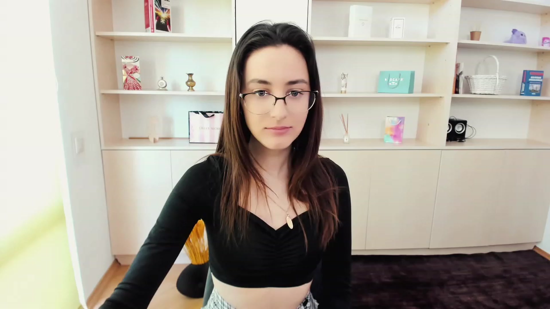 Gallery image thumbnail from RoyalKitten's myfreecams stream on, 05/01/2023, 12:01 image 2 of 20