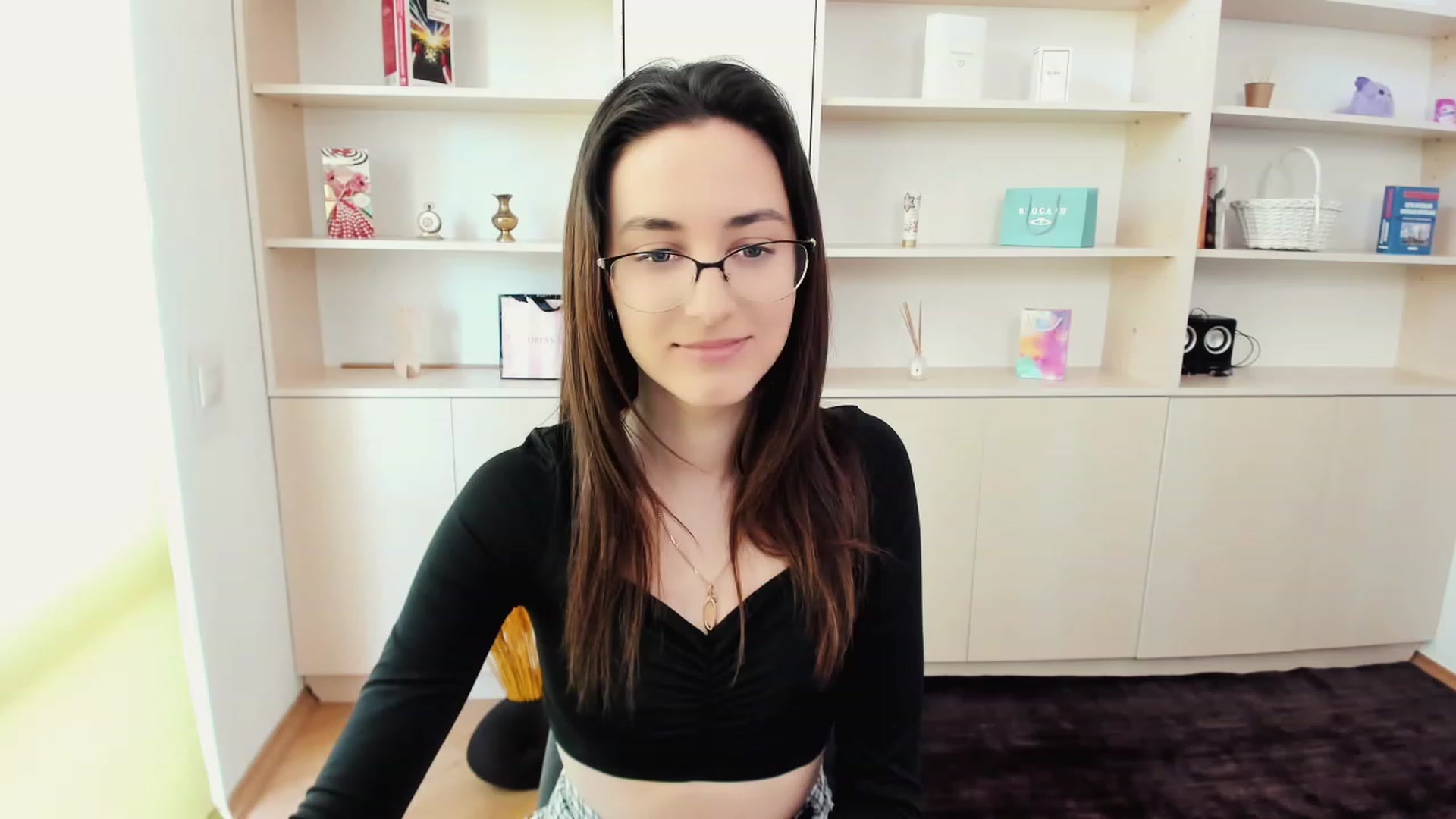 Gallery image thumbnail from RoyalKitten's myfreecams stream on, 05/01/2023, 12:01 image 5 of 20