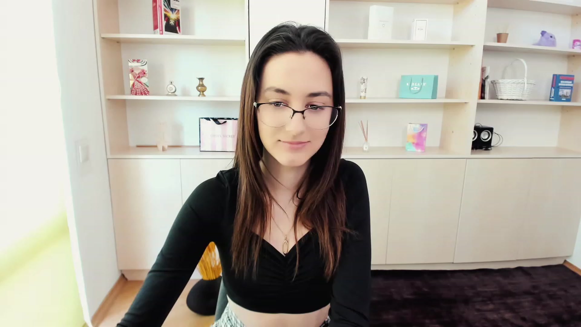 Gallery image thumbnail from RoyalKitten's myfreecams stream on, 05/01/2023, 12:01 image 6 of 20
