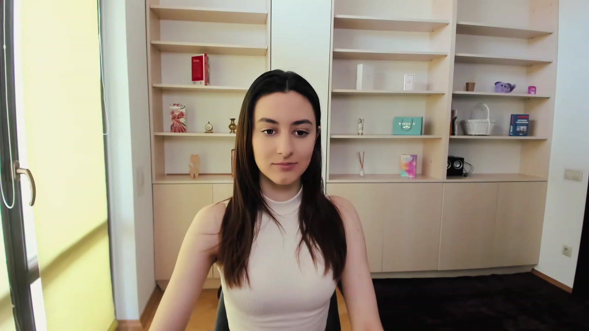Gallery image thumbnail from RoyalKitten's myfreecams stream on, 05/02/2023, 07:53 image 20 of 20