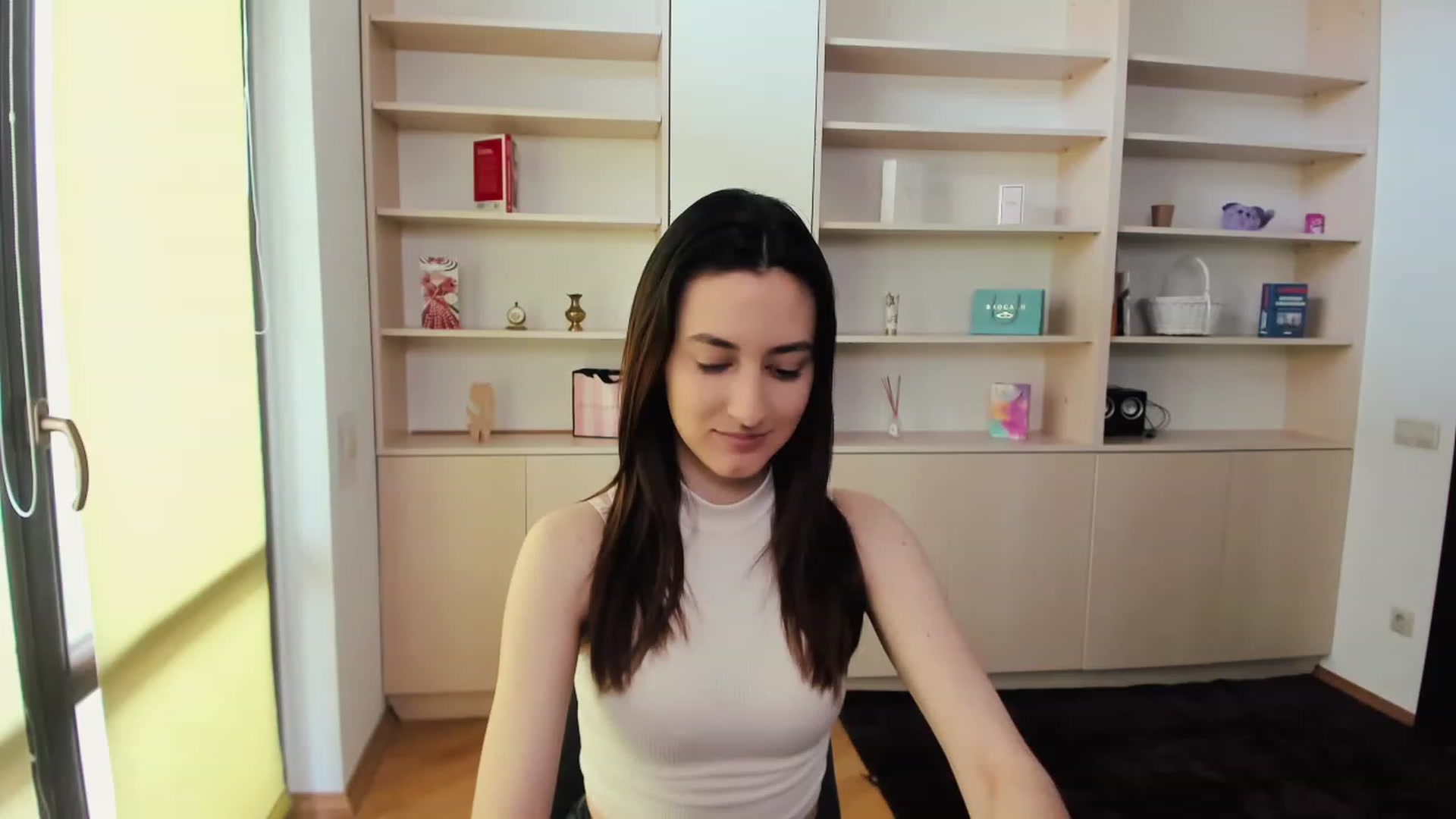Gallery image thumbnail from RoyalKitten's myfreecams stream on, 05/02/2023, 07:53 image 11 of 20