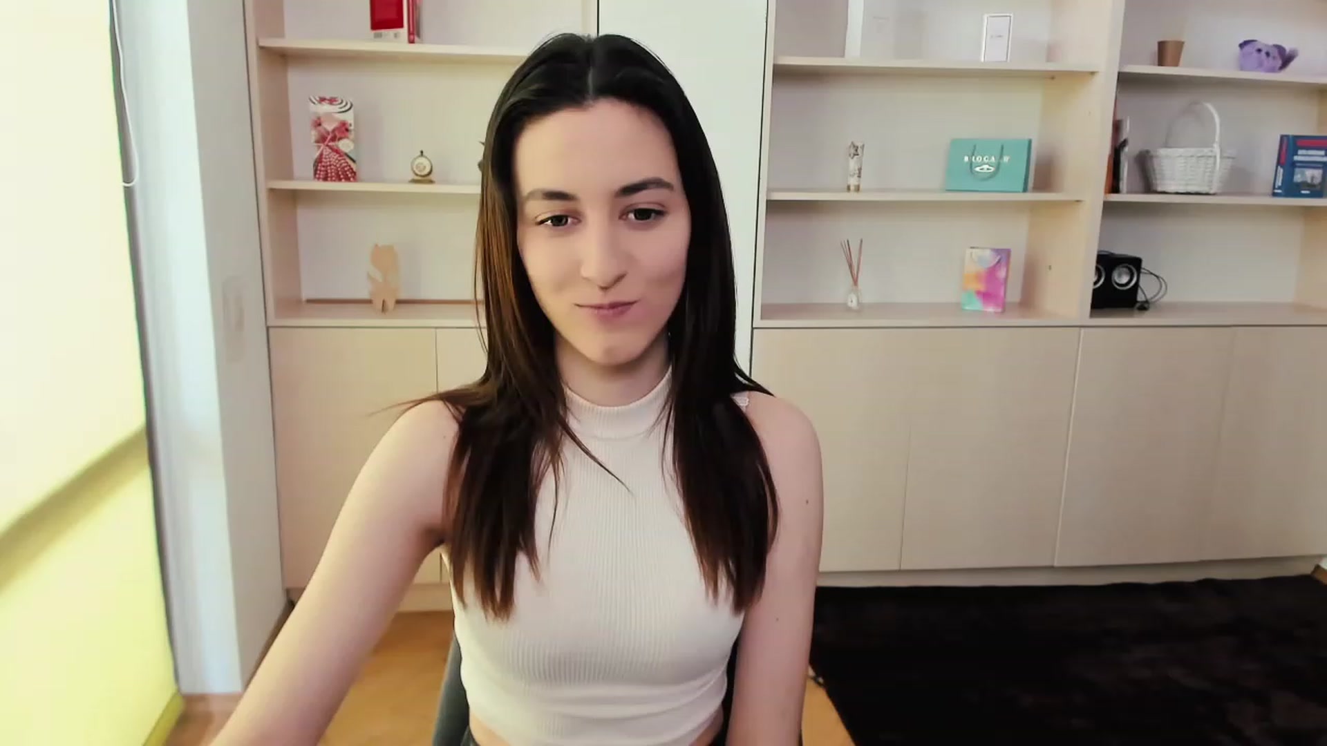 Gallery image thumbnail from RoyalKitten's myfreecams stream on, 05/02/2023, 10:57 image 14 of 20
