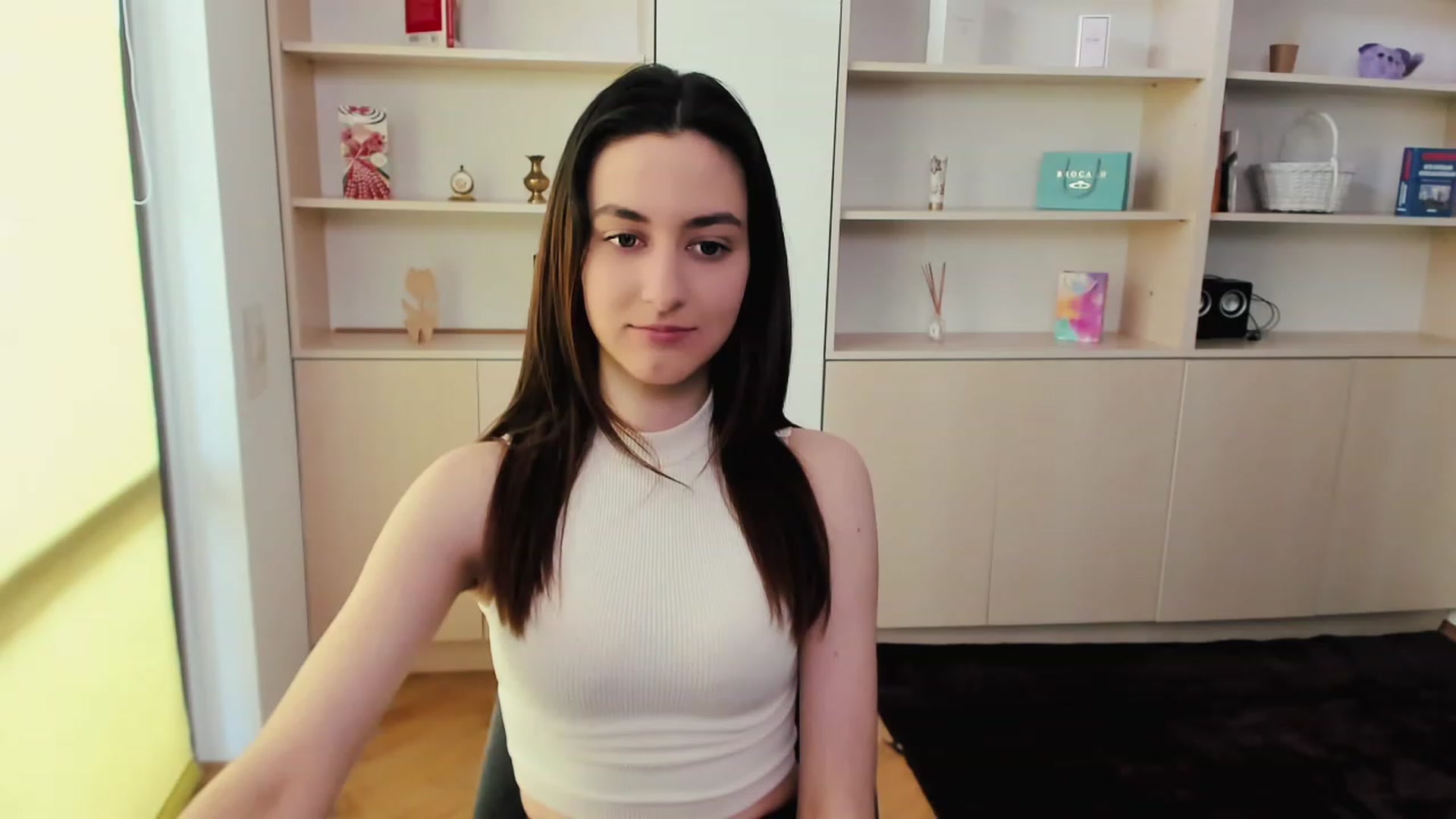 Gallery image thumbnail from RoyalKitten's myfreecams stream on, 05/02/2023, 10:57 image 11 of 20