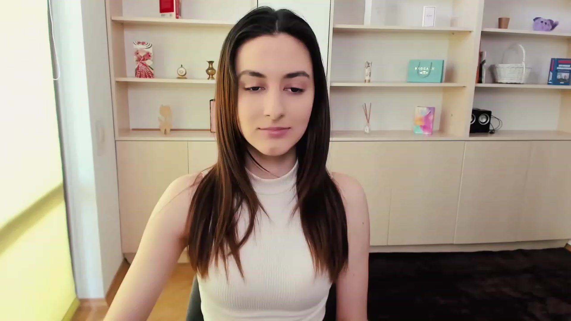 Gallery image thumbnail from RoyalKitten's myfreecams stream on, 05/02/2023, 10:57 image 6 of 20
