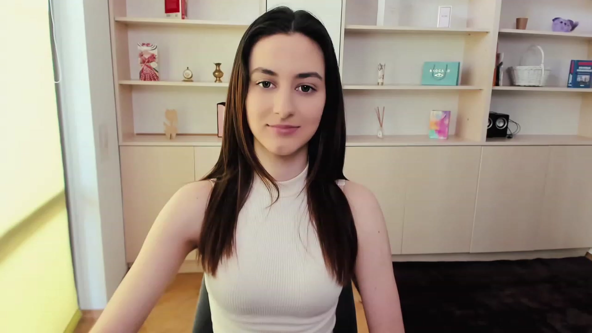 Gallery image thumbnail from RoyalKitten's myfreecams stream on, 05/02/2023, 10:57 image 10 of 20