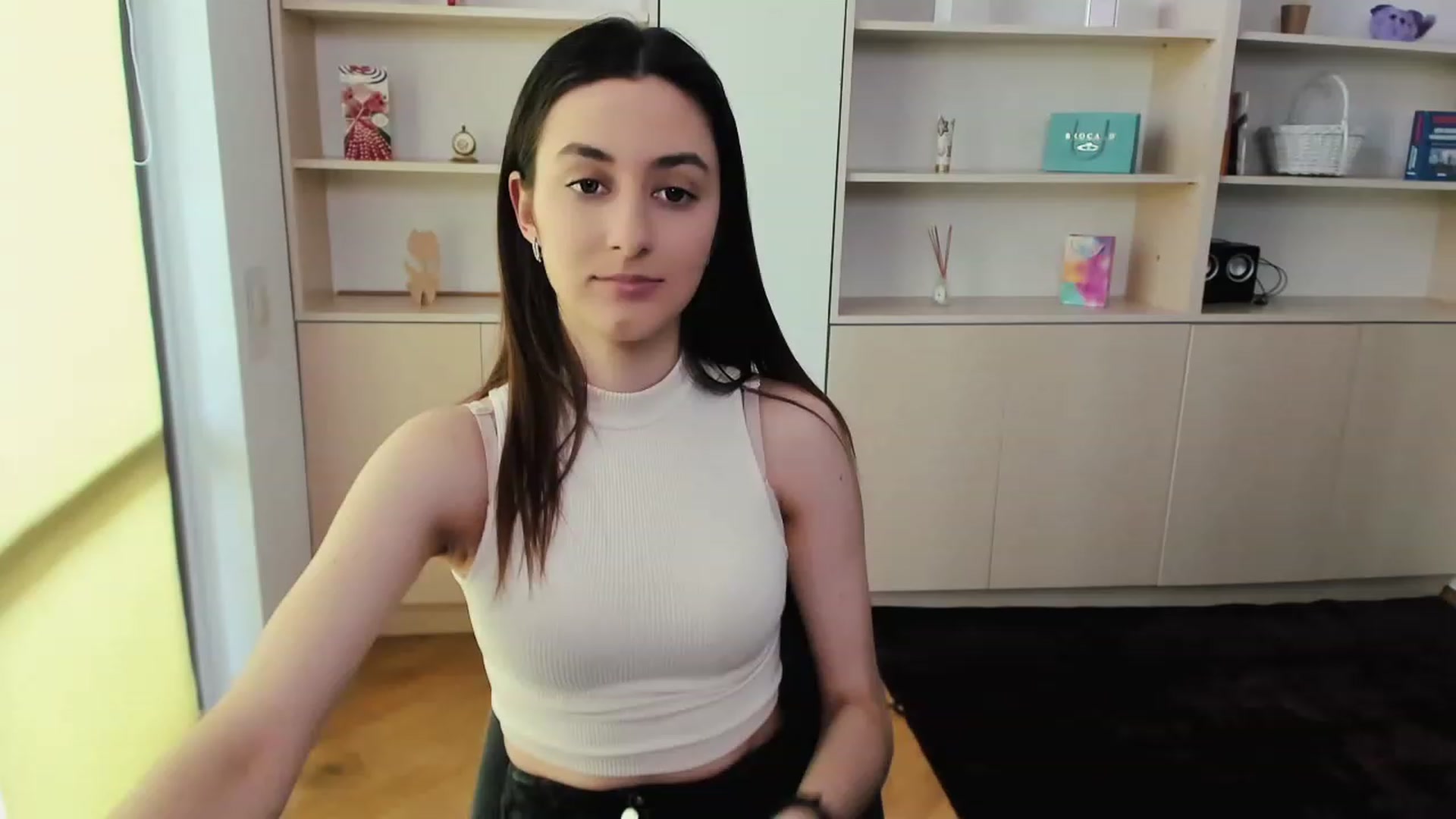 Gallery image thumbnail from RoyalKitten's myfreecams stream on, 05/02/2023, 11:18 image 2 of 20
