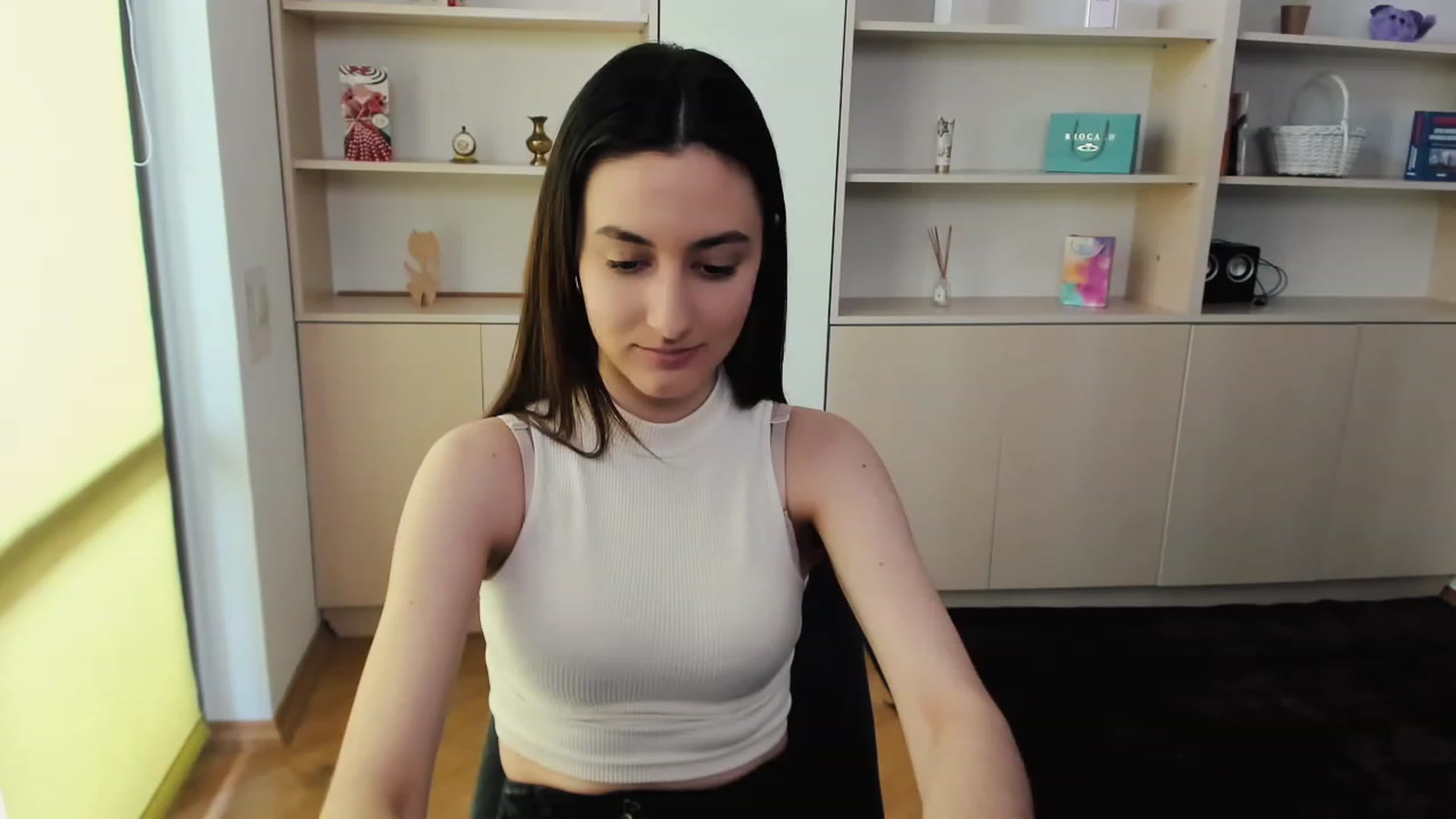 Gallery image thumbnail from RoyalKitten's myfreecams stream on, 05/02/2023, 11:18 image 5 of 20