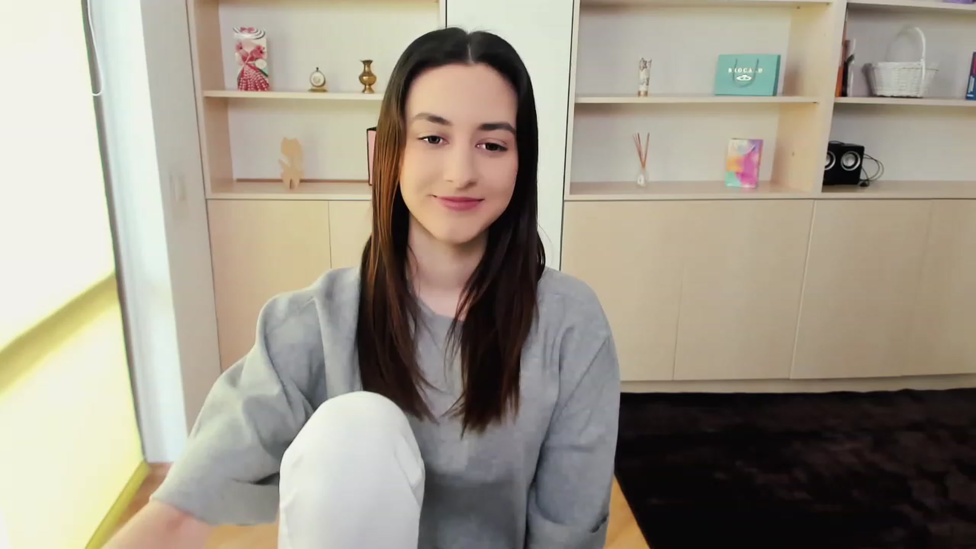 Gallery image thumbnail from RoyalKitten's myfreecams stream on, 05/04/2023, 08:12 image 11 of 20