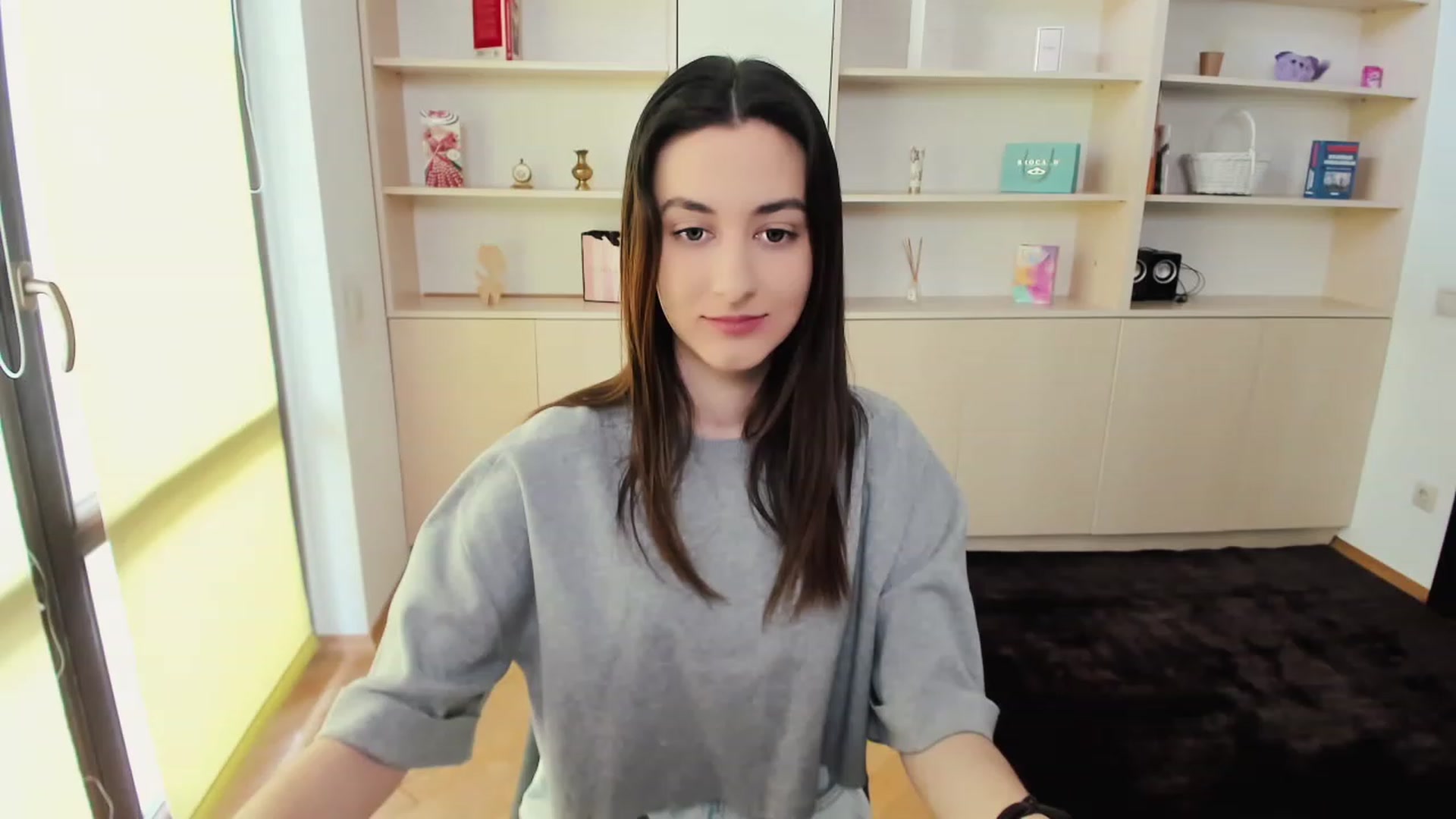 Gallery image thumbnail from RoyalKitten's myfreecams stream on, 05/04/2023, 09:31 image 3 of 20