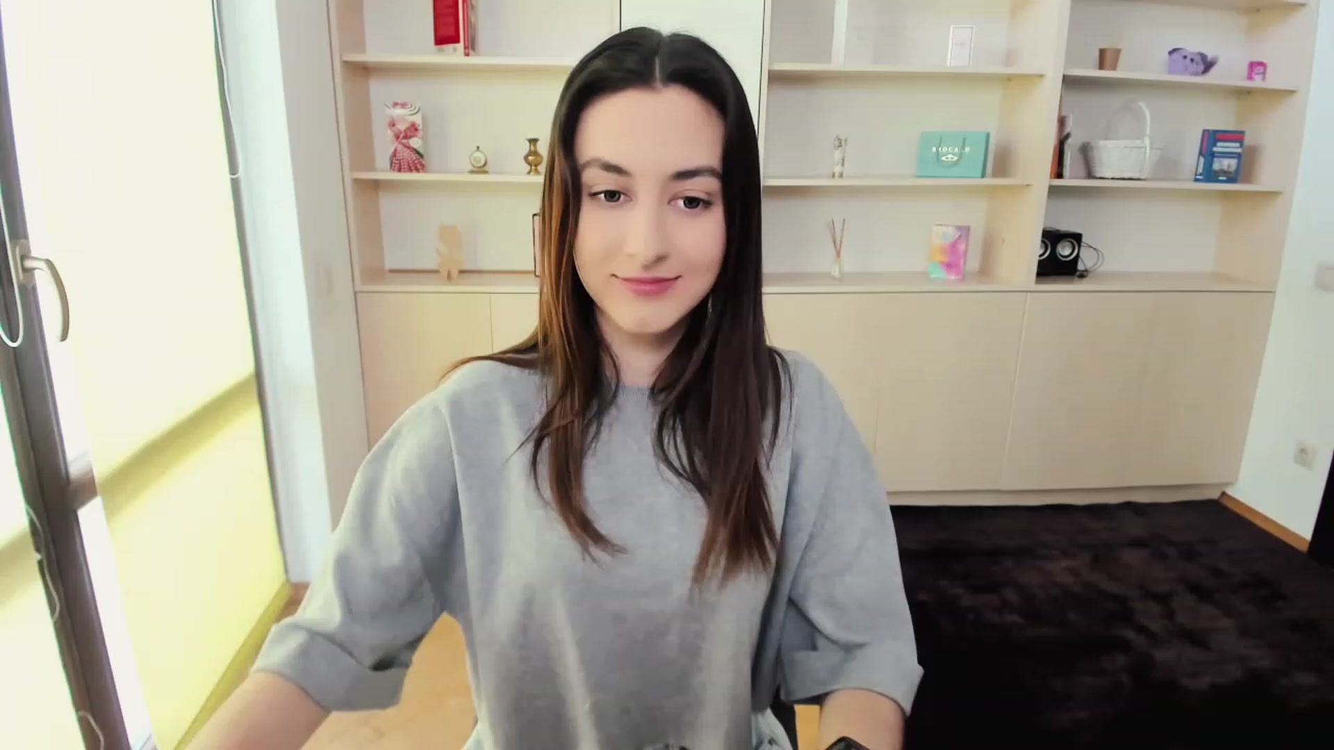 Gallery image thumbnail from RoyalKitten's myfreecams stream on, 05/04/2023, 09:31 image 5 of 20