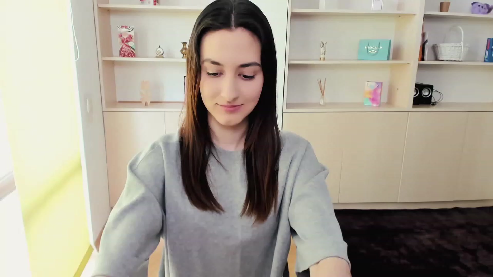 Gallery image thumbnail from RoyalKitten's myfreecams stream on, 05/04/2023, 11:59 image 12 of 20
