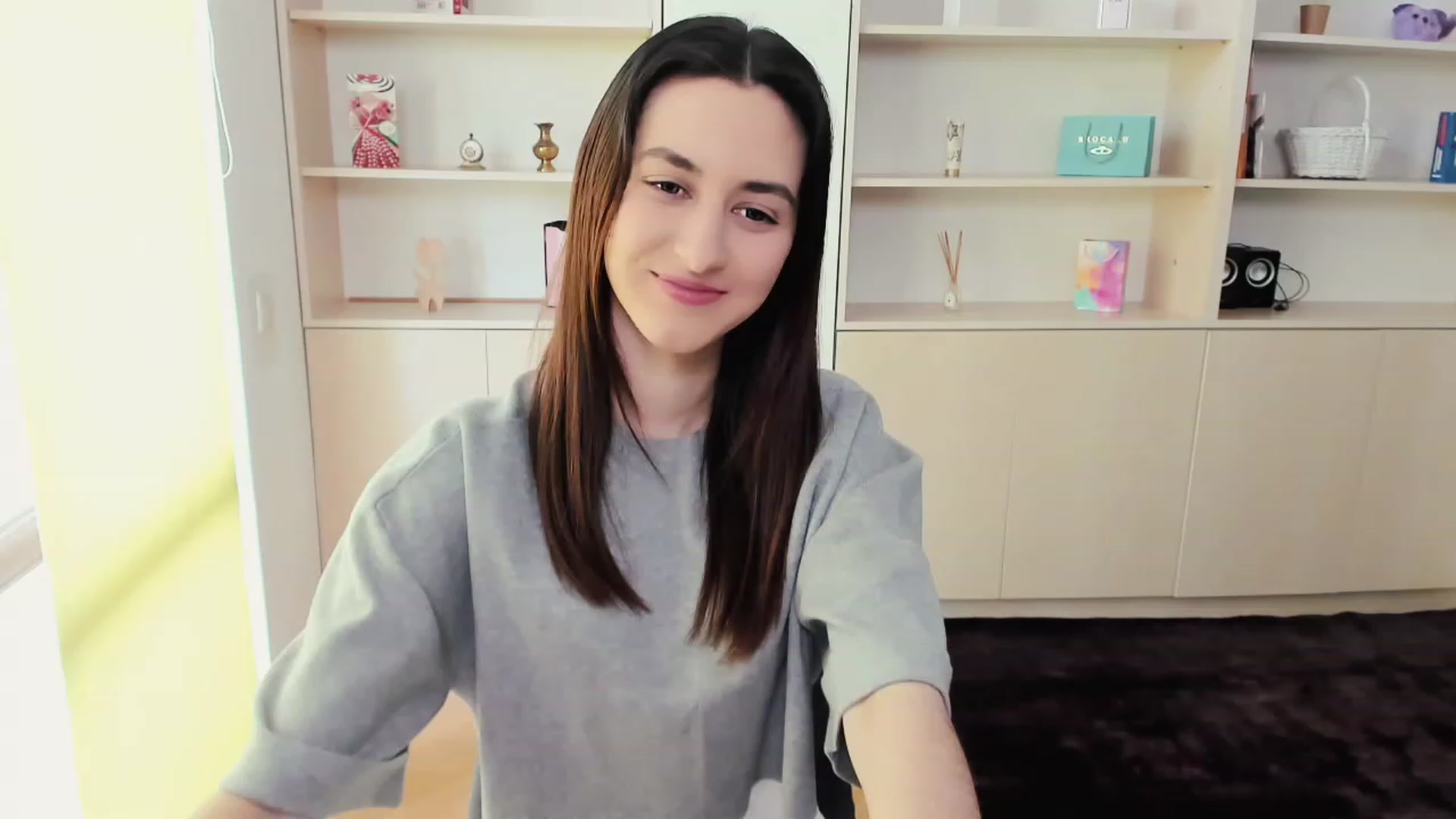 Gallery image thumbnail from RoyalKitten's myfreecams stream on, 05/04/2023, 11:59 image 11 of 20