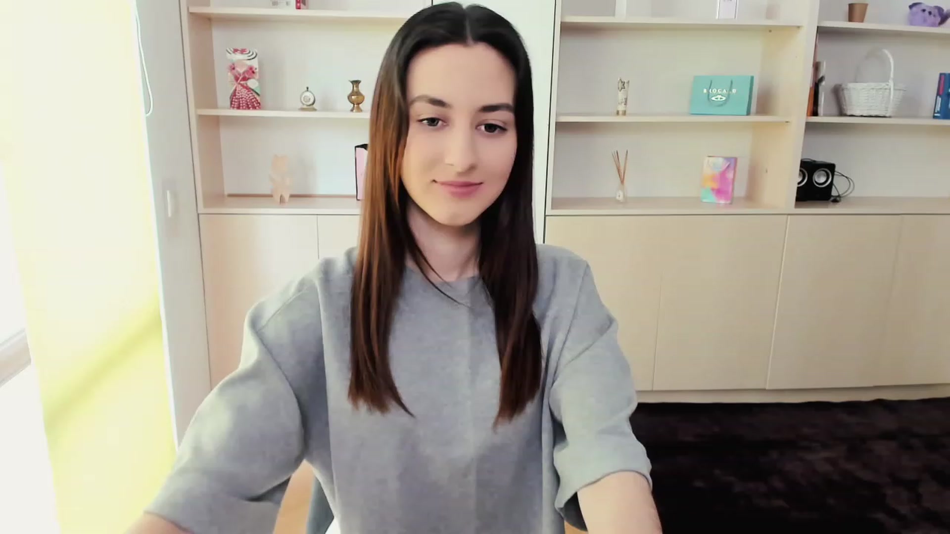 Gallery image thumbnail from RoyalKitten's myfreecams stream on, 05/04/2023, 11:59 image 14 of 20