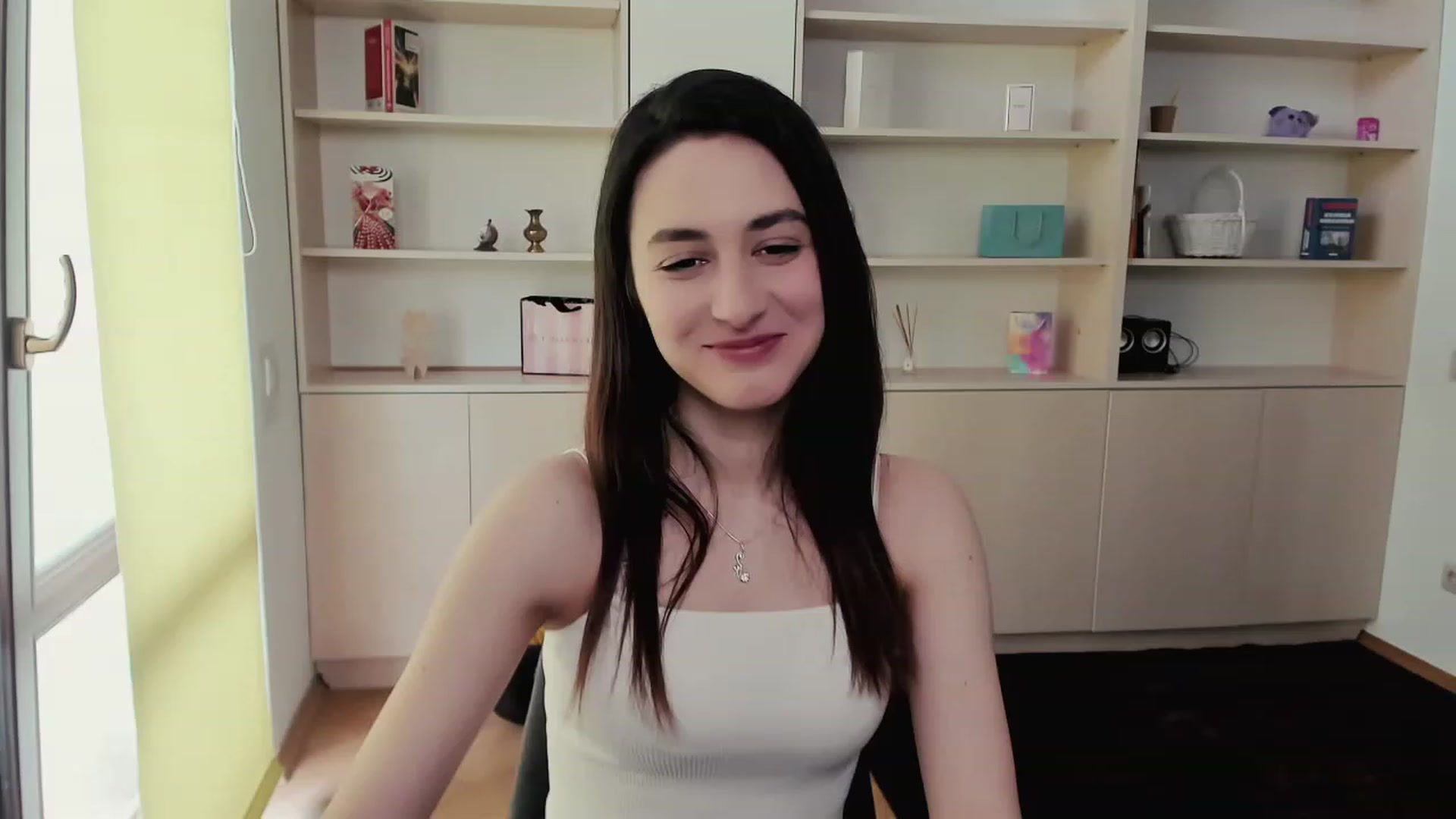 Gallery image thumbnail from RoyalKitten's myfreecams stream on, 05/08/2023, 11:44 image 2 of 20
