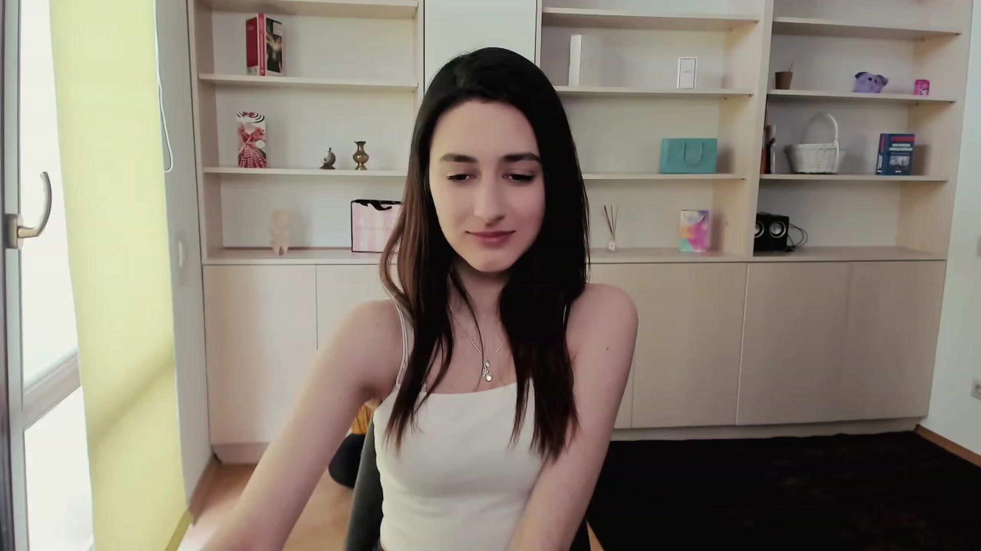 Gallery image thumbnail from RoyalKitten's myfreecams stream on, 05/08/2023, 11:44 image 3 of 20
