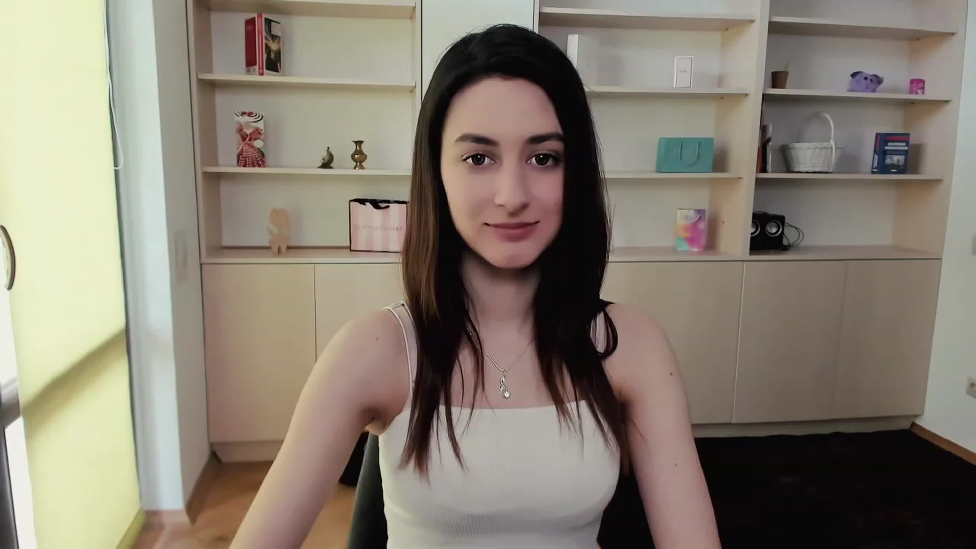 Gallery image thumbnail from RoyalKitten's myfreecams stream on, 05/08/2023, 11:44 image 15 of 20