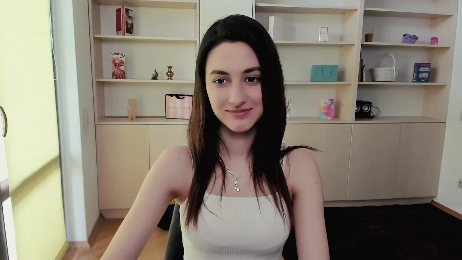 Gallery image thumbnail from RoyalKitten's myfreecams stream on, 05/08/2023, 11:44 image 16 of 20