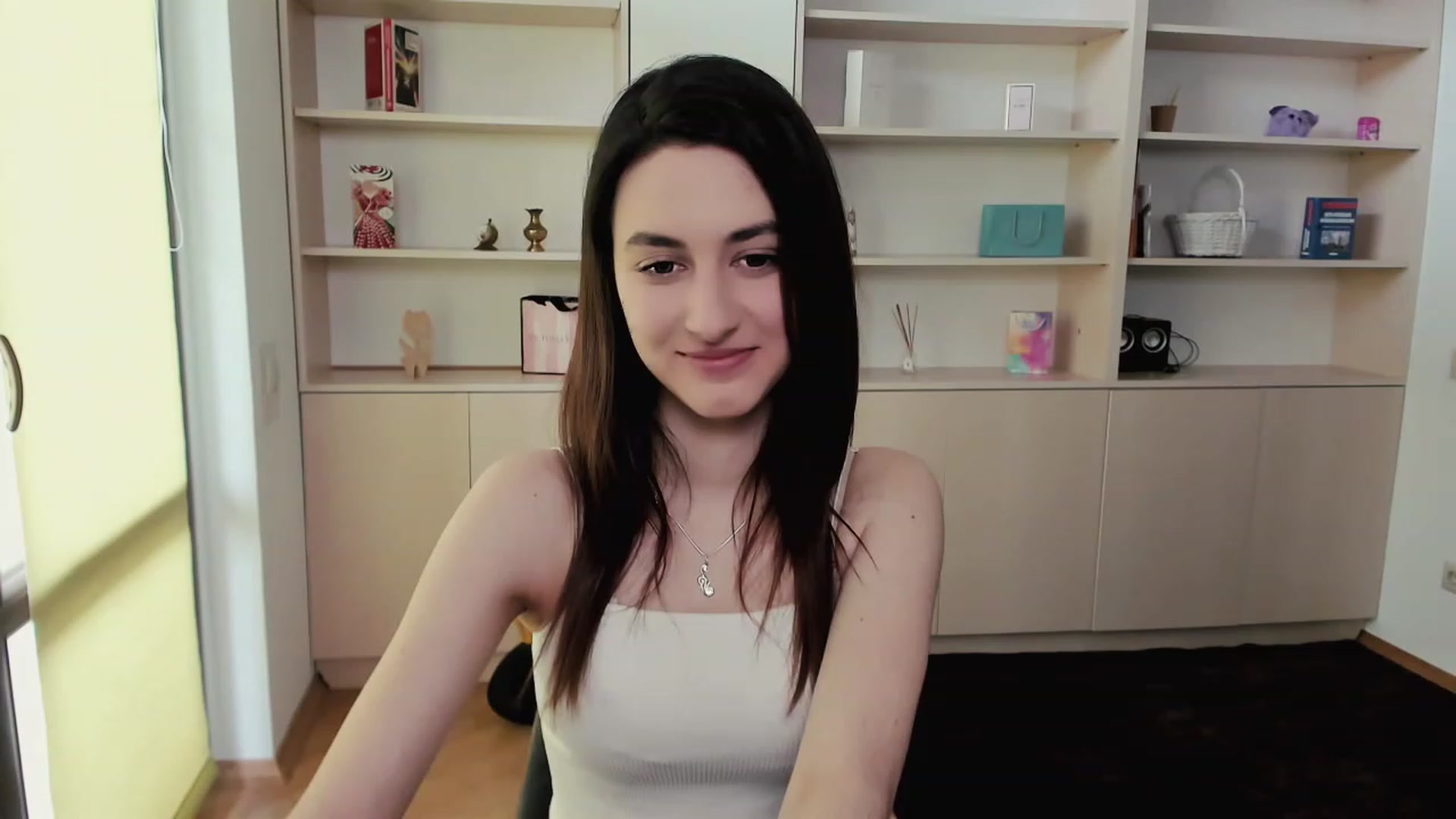 Gallery image thumbnail from RoyalKitten's myfreecams stream on, 05/08/2023, 11:44 image 17 of 20