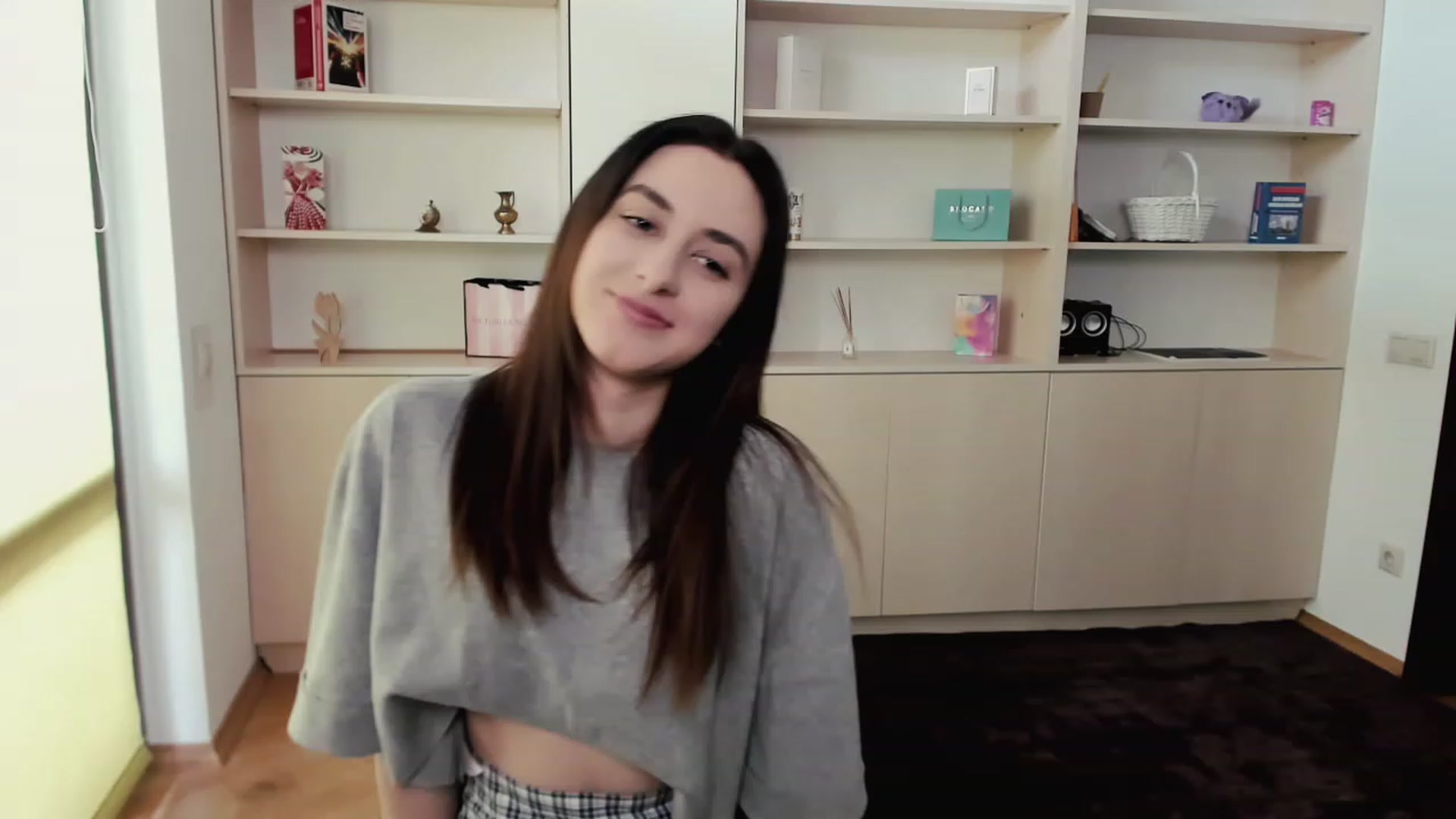 Gallery image thumbnail from RoyalKitten's myfreecams stream on, 05/10/2023, 11:09 image 5 of 20