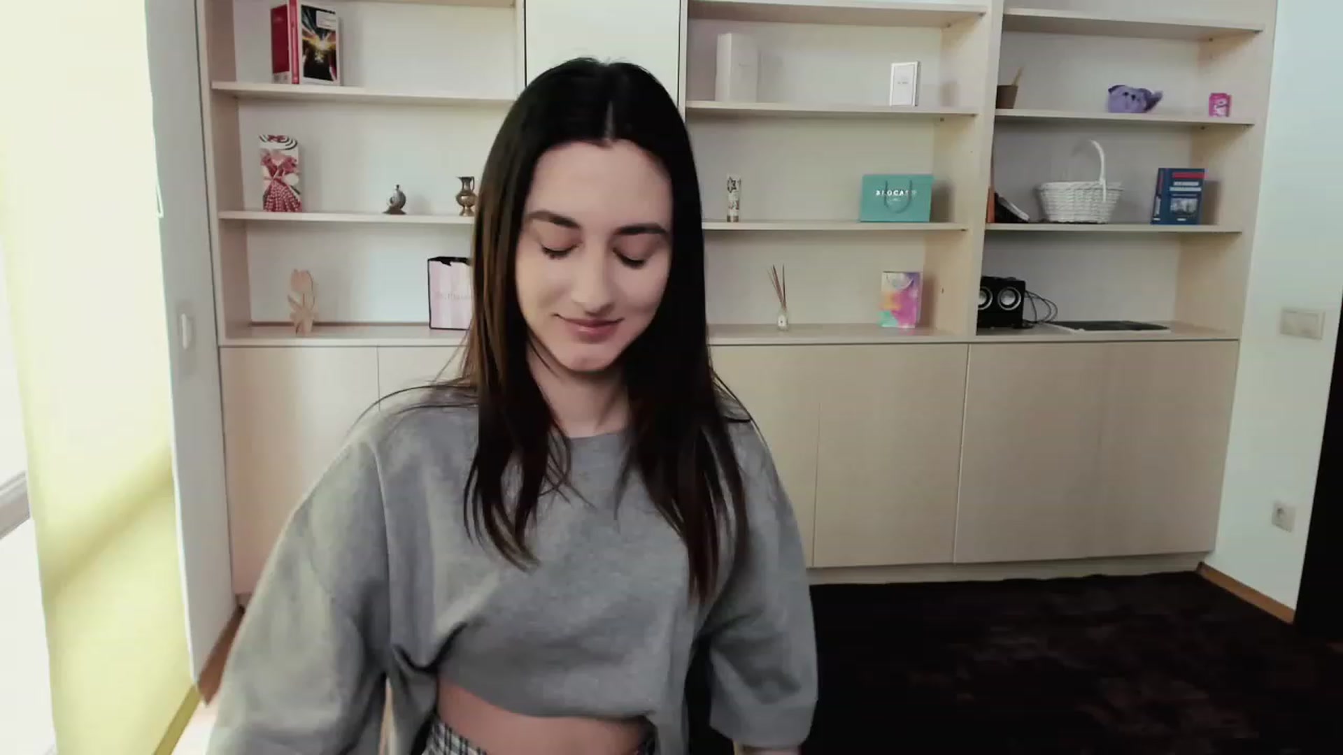 Gallery image thumbnail from RoyalKitten's myfreecams stream on, 05/10/2023, 11:09 image 12 of 20