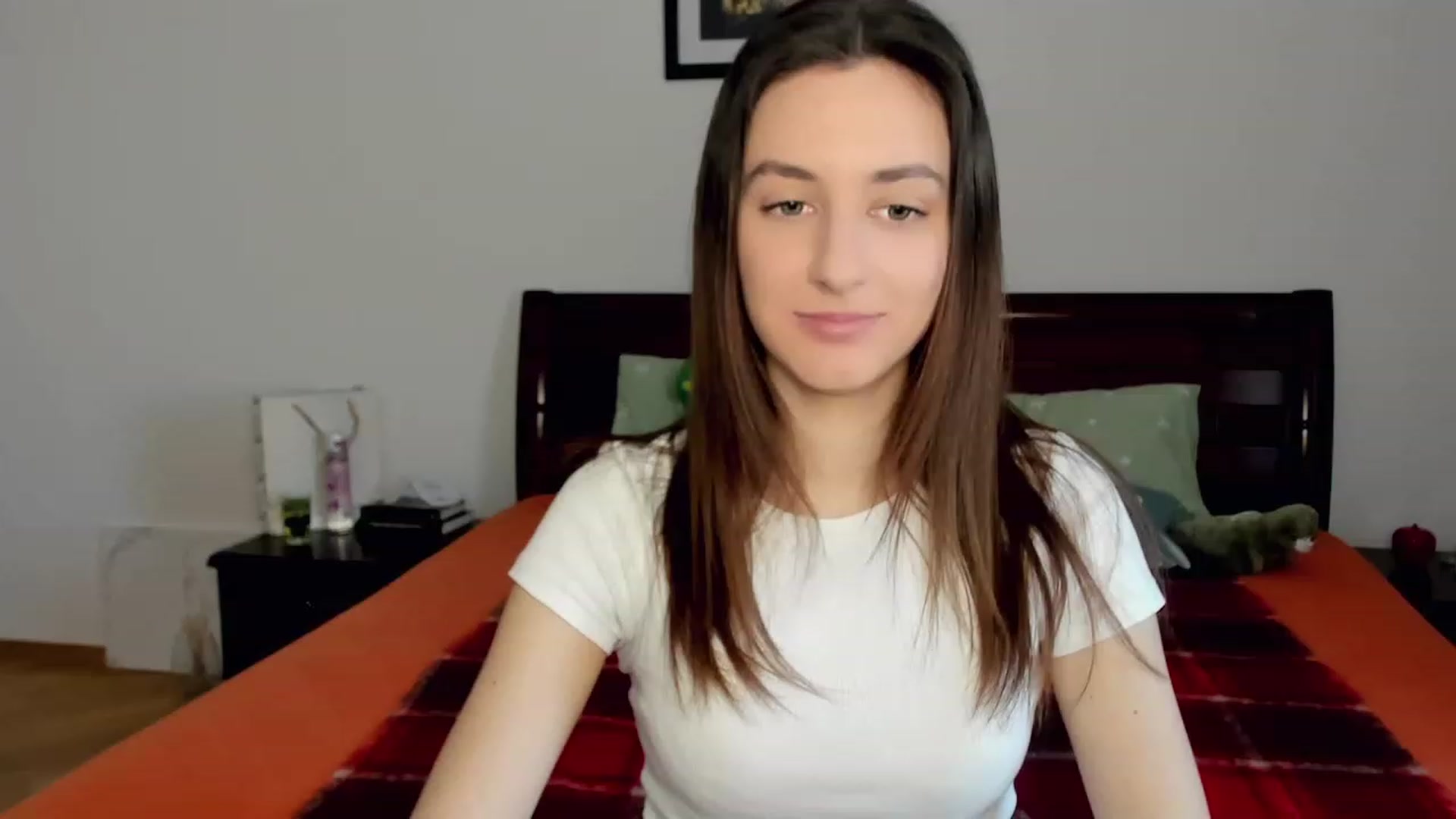 Gallery image thumbnail from RoyalKitten's myfreecams stream on, 05/11/2023, 09:55 image 4 of 20