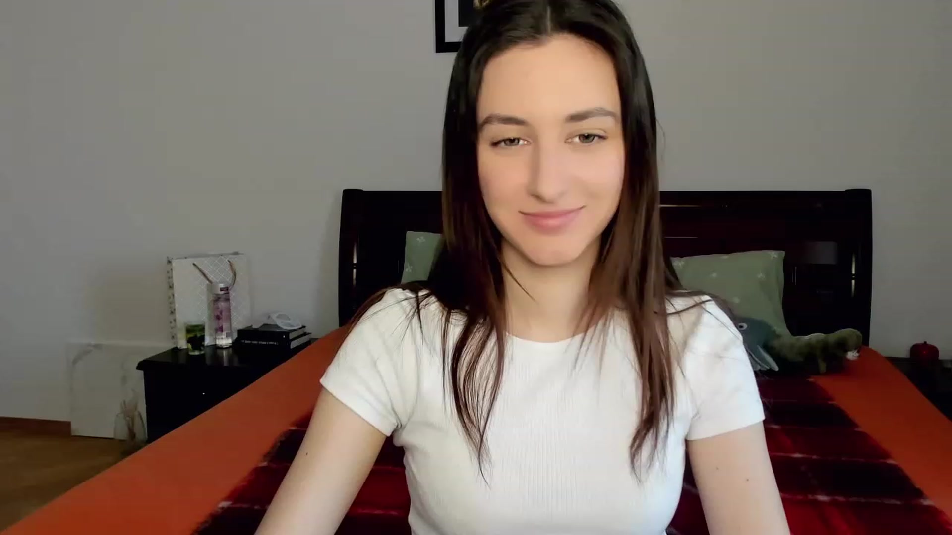 Gallery image thumbnail from RoyalKitten's myfreecams stream on, 05/11/2023, 09:55 image 1 of 20