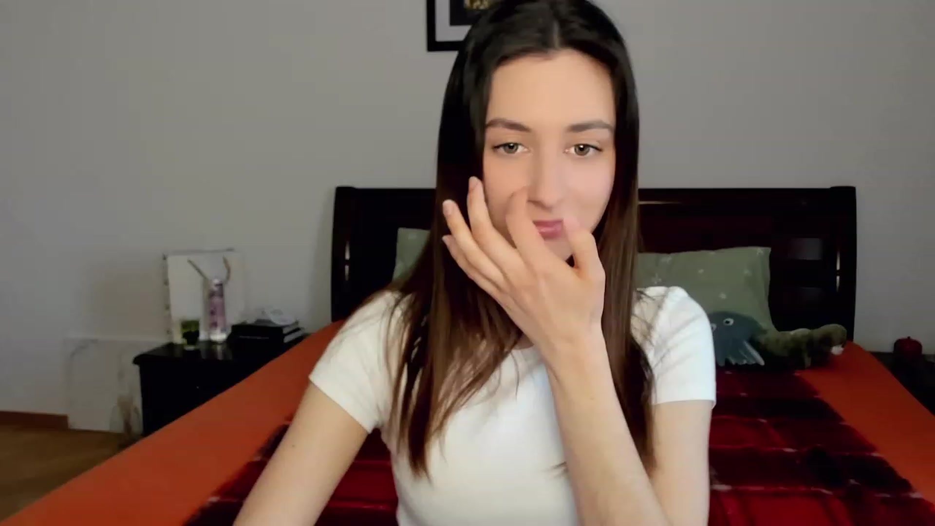 Gallery image thumbnail from RoyalKitten's myfreecams stream on, 05/11/2023, 09:55 image 18 of 20