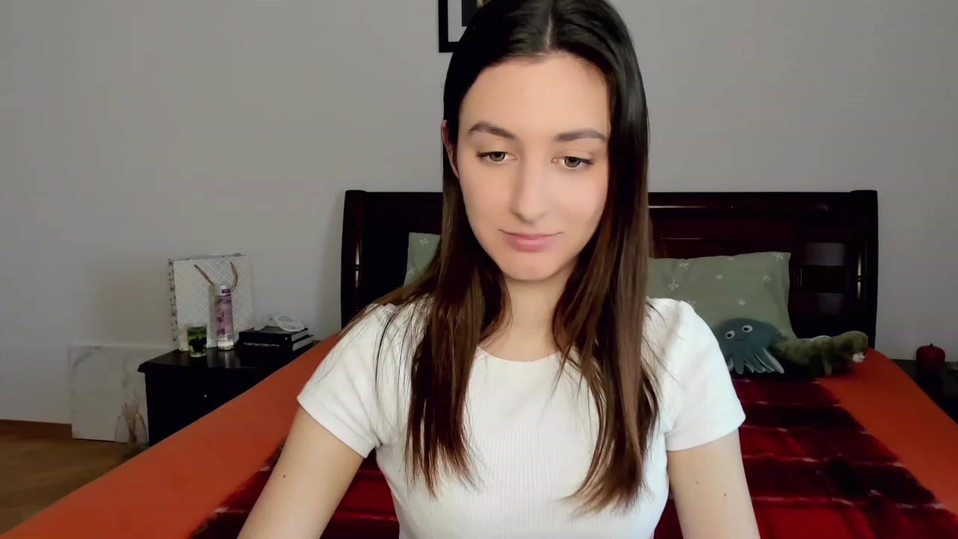 Gallery image thumbnail from RoyalKitten's myfreecams stream on, 05/11/2023, 09:55 image 20 of 20