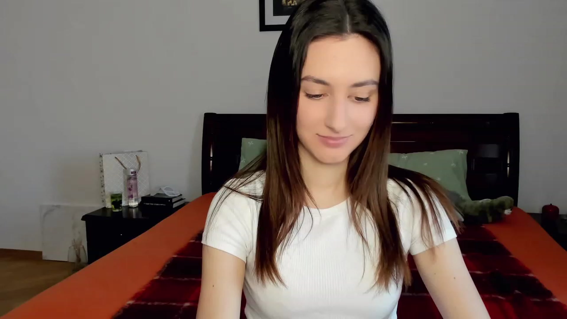 Gallery image thumbnail from RoyalKitten's myfreecams stream on, 05/11/2023, 09:55 image 14 of 20
