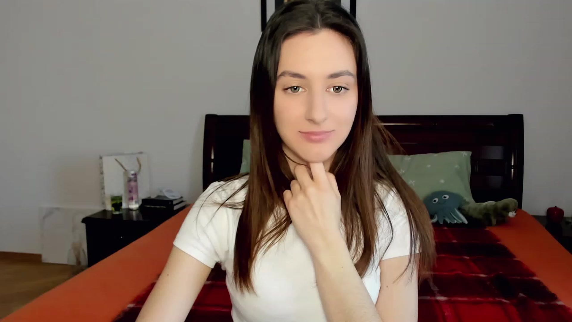Gallery image thumbnail from RoyalKitten's myfreecams stream on, 05/11/2023, 09:55 image 16 of 20