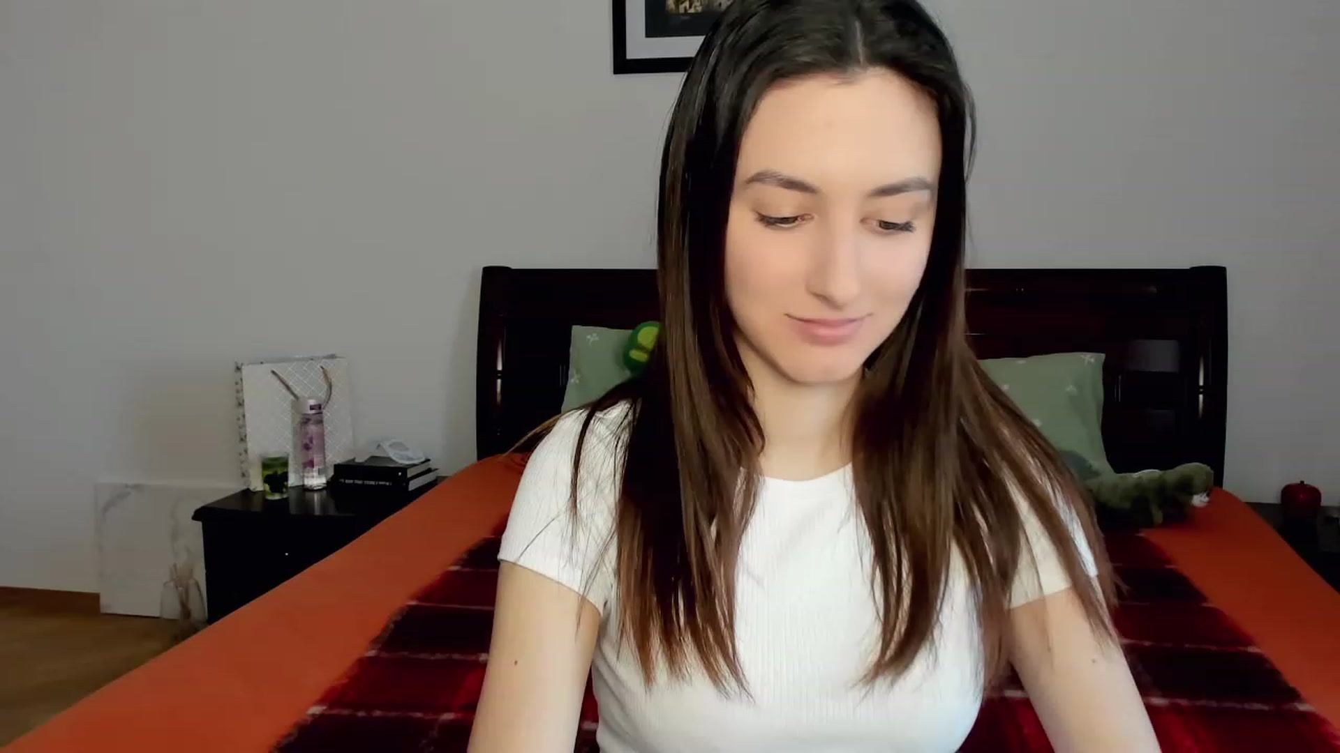 Gallery image thumbnail from RoyalKitten's myfreecams stream on, 05/11/2023, 09:55 image 2 of 20