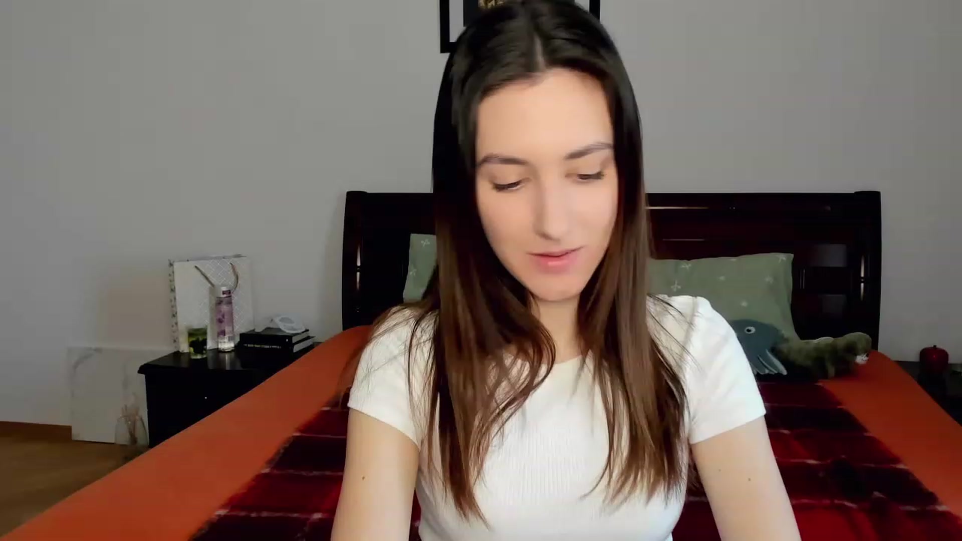 Gallery image thumbnail from RoyalKitten's myfreecams stream on, 05/11/2023, 09:55 image 19 of 20