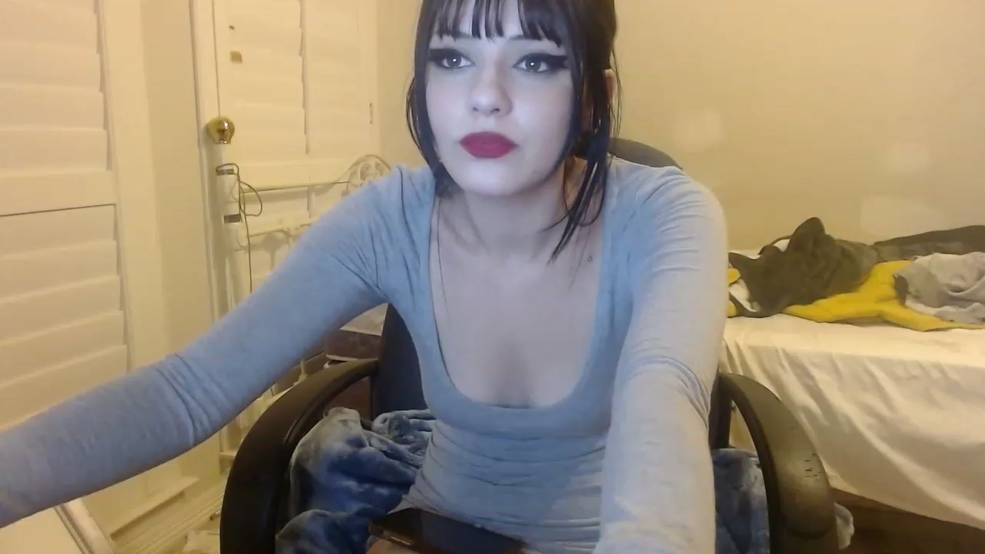 Gallery image thumbnail from Royalfwush's myfreecams stream on, 11/14/2022, 23:38 image 18 of 20