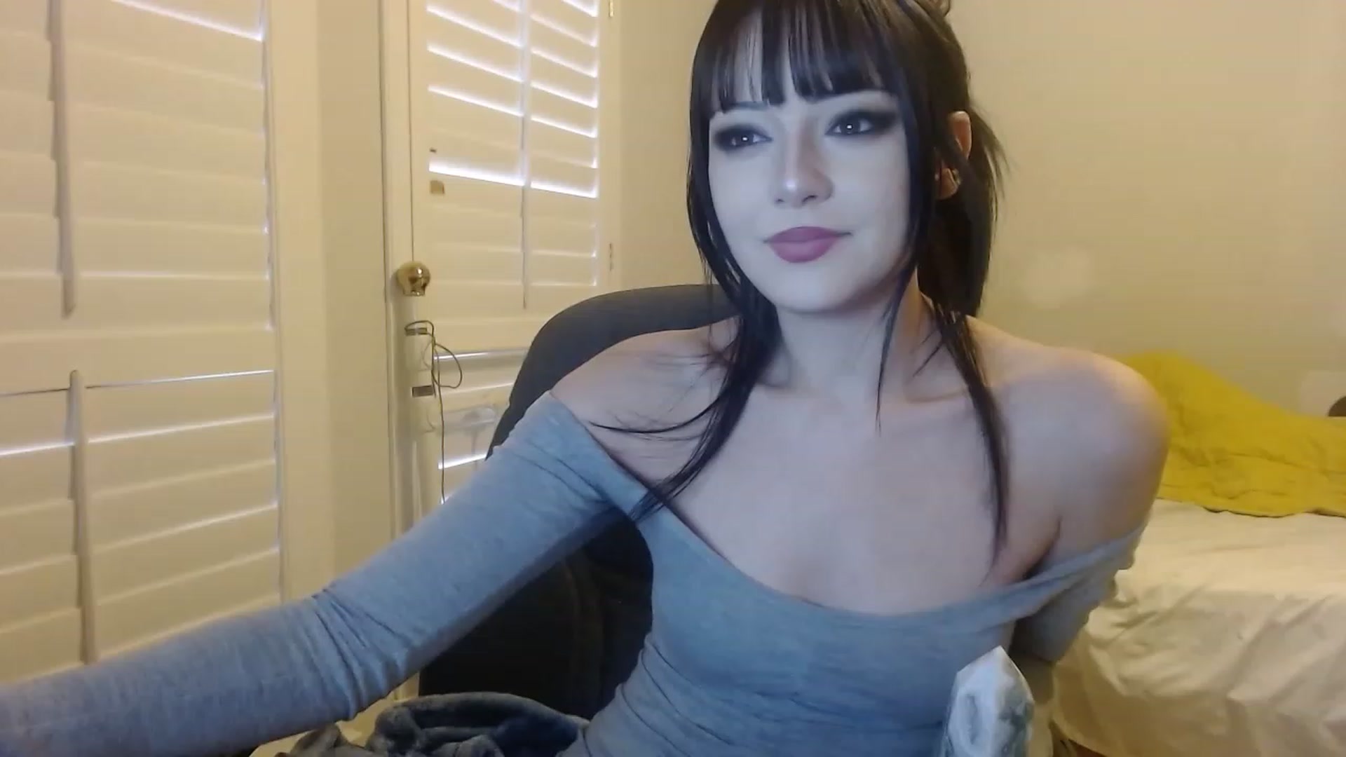 Gallery image thumbnail from Royalfwush's myfreecams stream on, 11/15/2022, 14:48 image 2 of 20