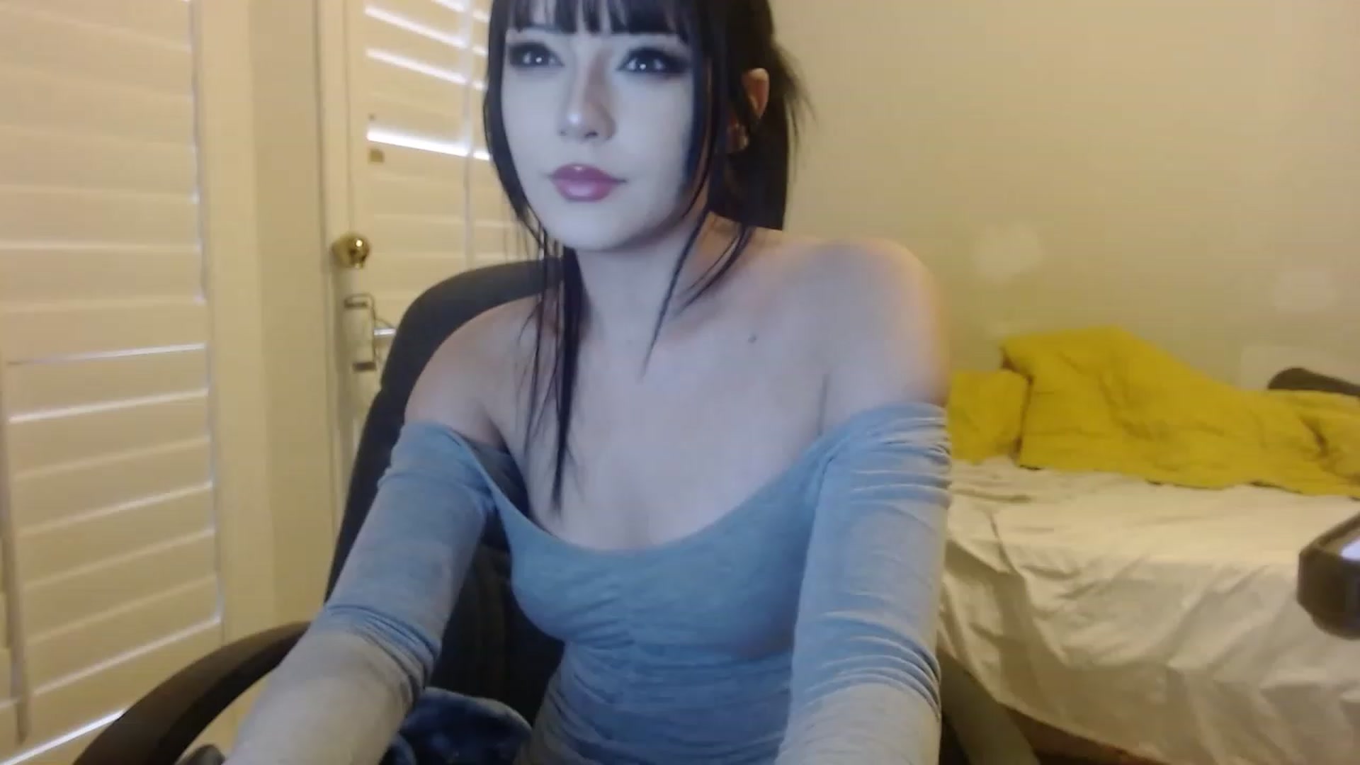 Gallery image thumbnail from Royalfwush's myfreecams stream on, 11/15/2022, 14:48 image 14 of 20
