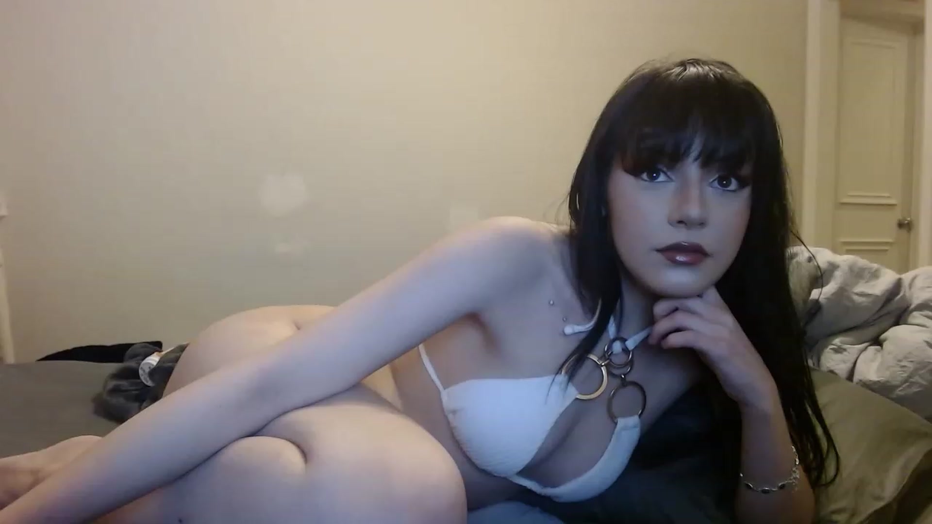 Gallery image thumbnail from Royalfwush's myfreecams stream on, 05/11/2023, 12:08 image 17 of 20