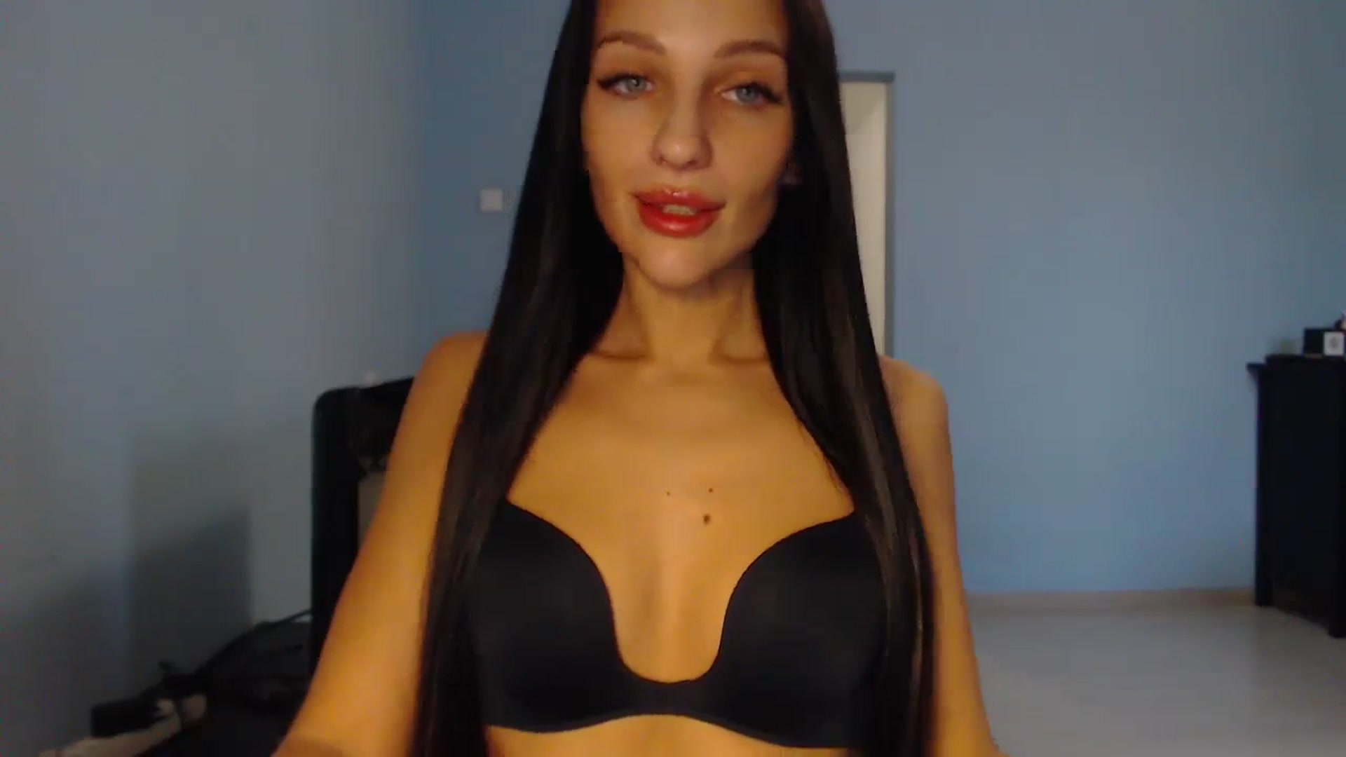 Gallery image thumbnail from Rozyblak's myfreecams stream on, 11/23/2023, 09:40 image 10 of 20