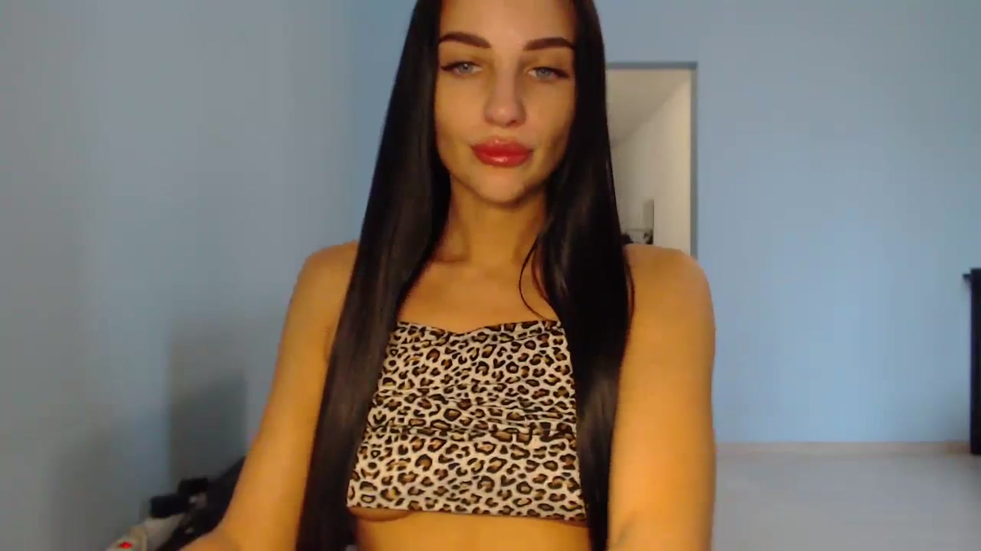 Gallery image thumbnail from Rozyblak's myfreecams stream on, 03/25/2024, 04:45 image 19 of 20